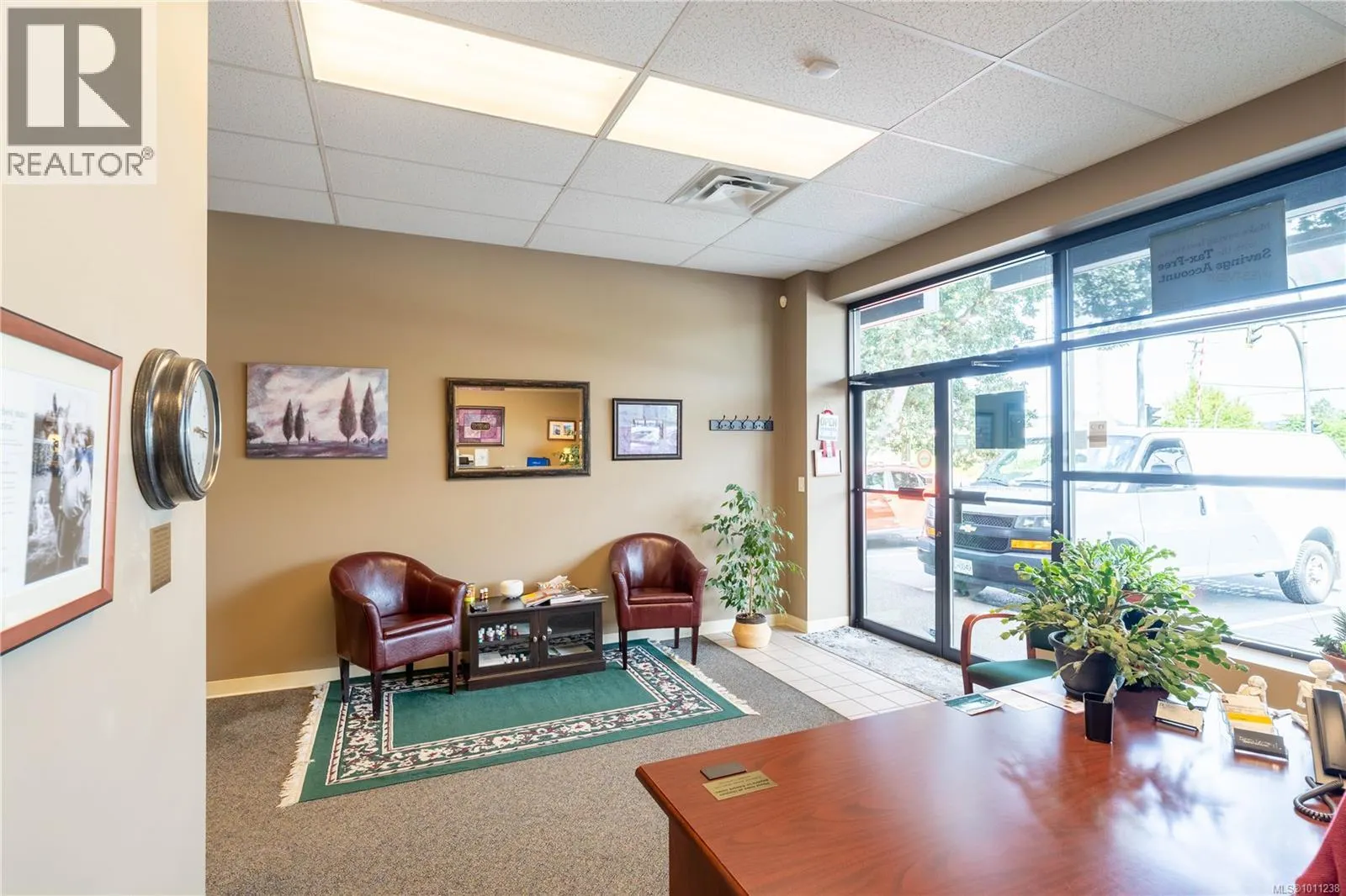 D 951 Canada Ave