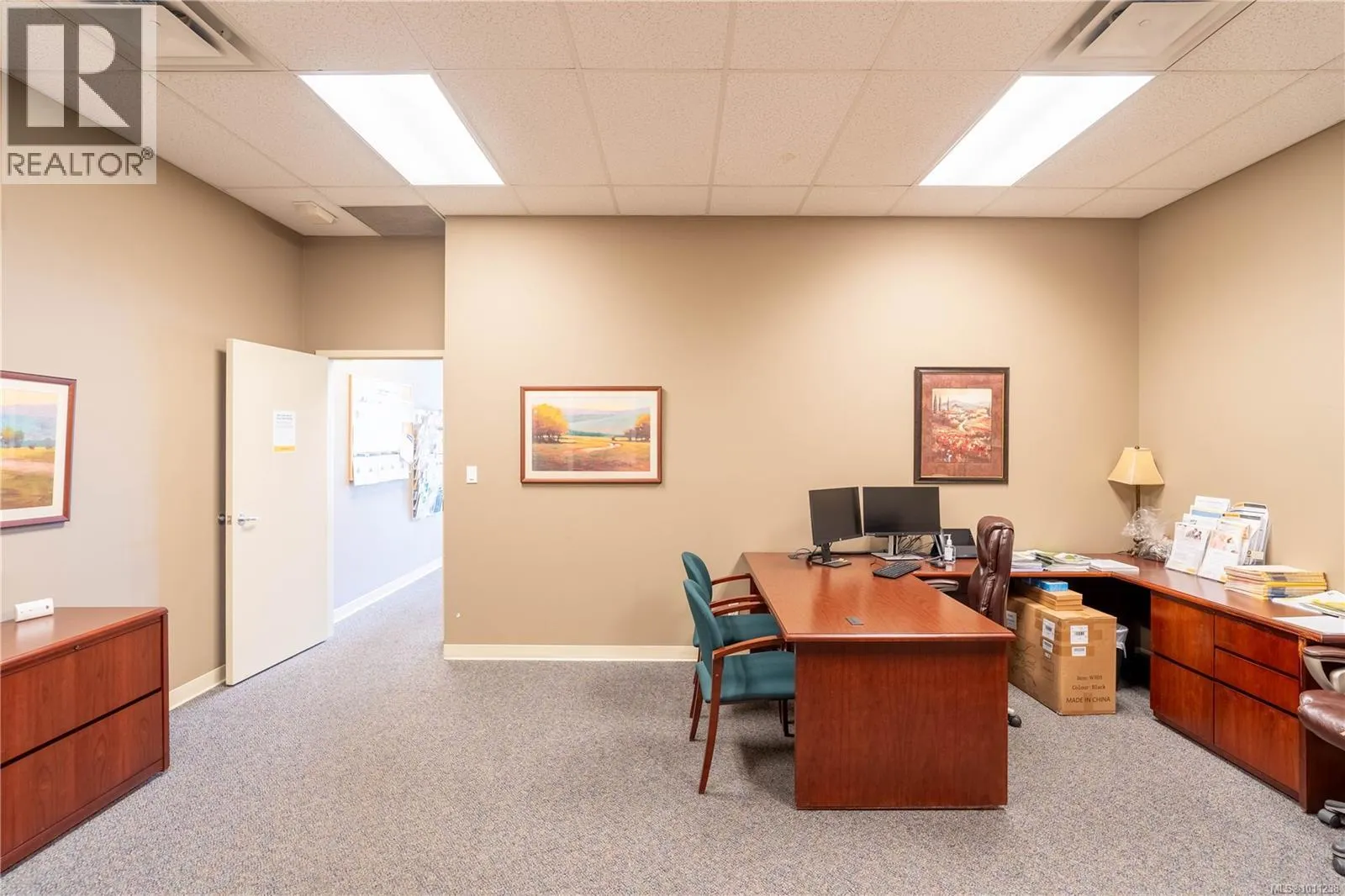 D 951 Canada Ave