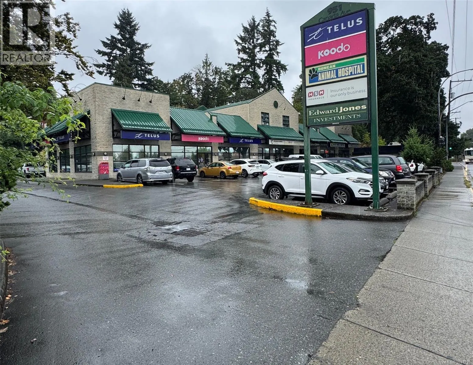 D 951 Canada Ave