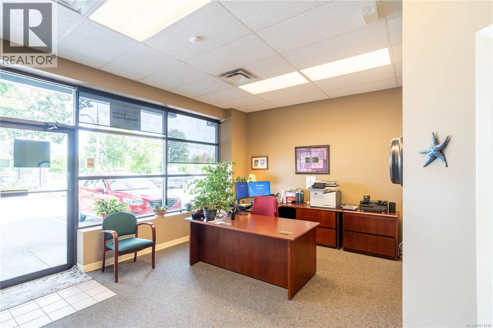 D 951 Canada Ave