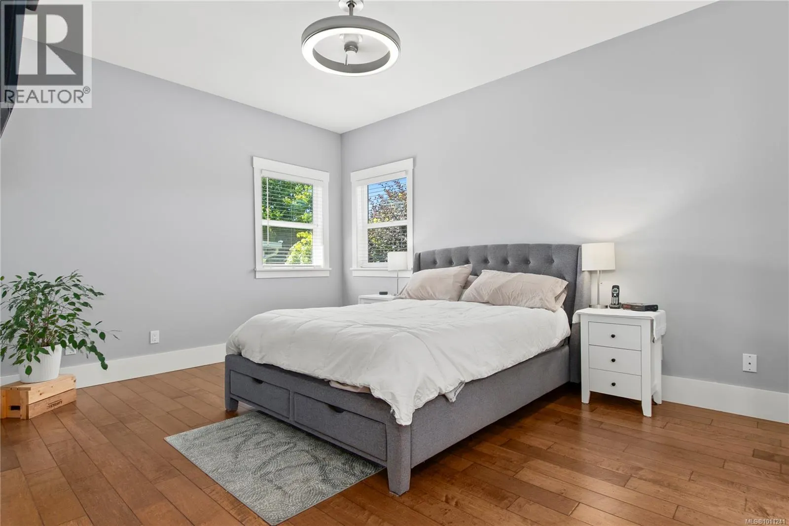 2550 Hebrides Cres