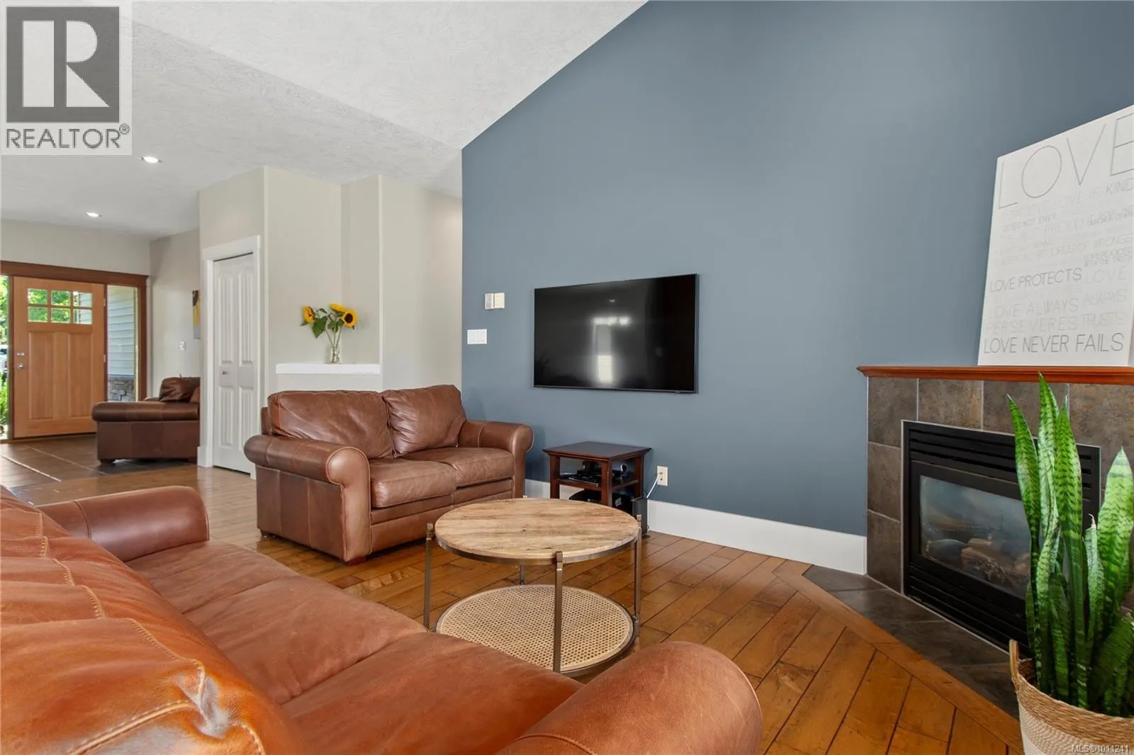 2550 Hebrides Cres