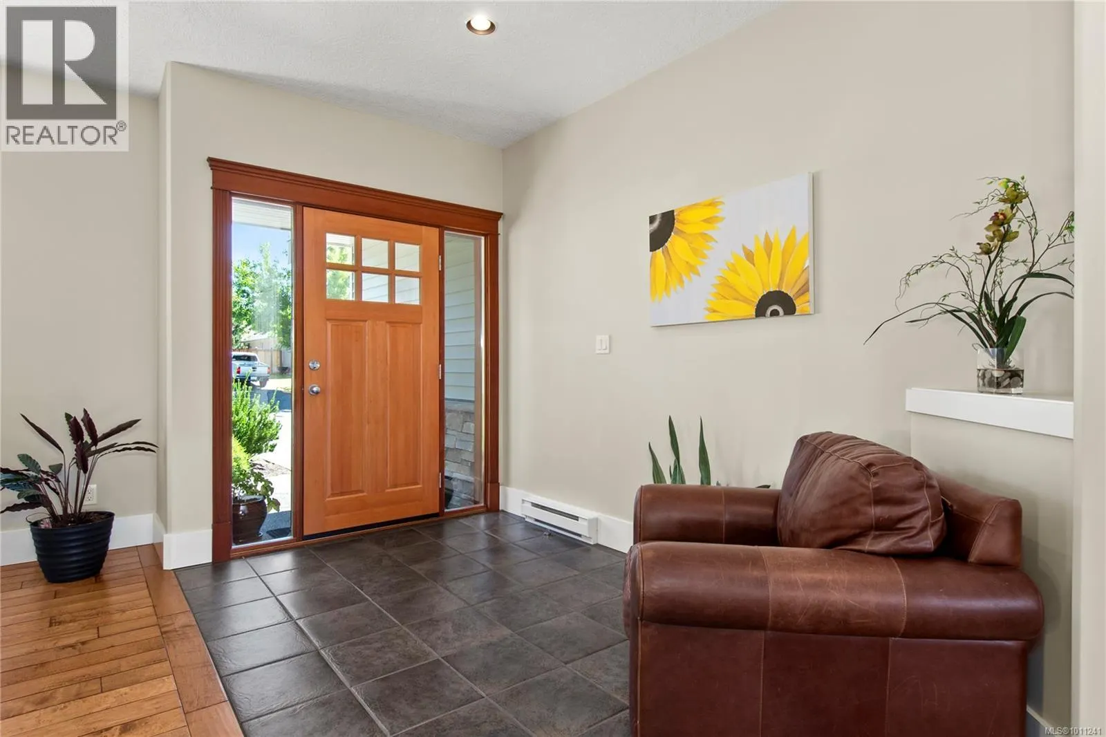 2550 Hebrides Cres