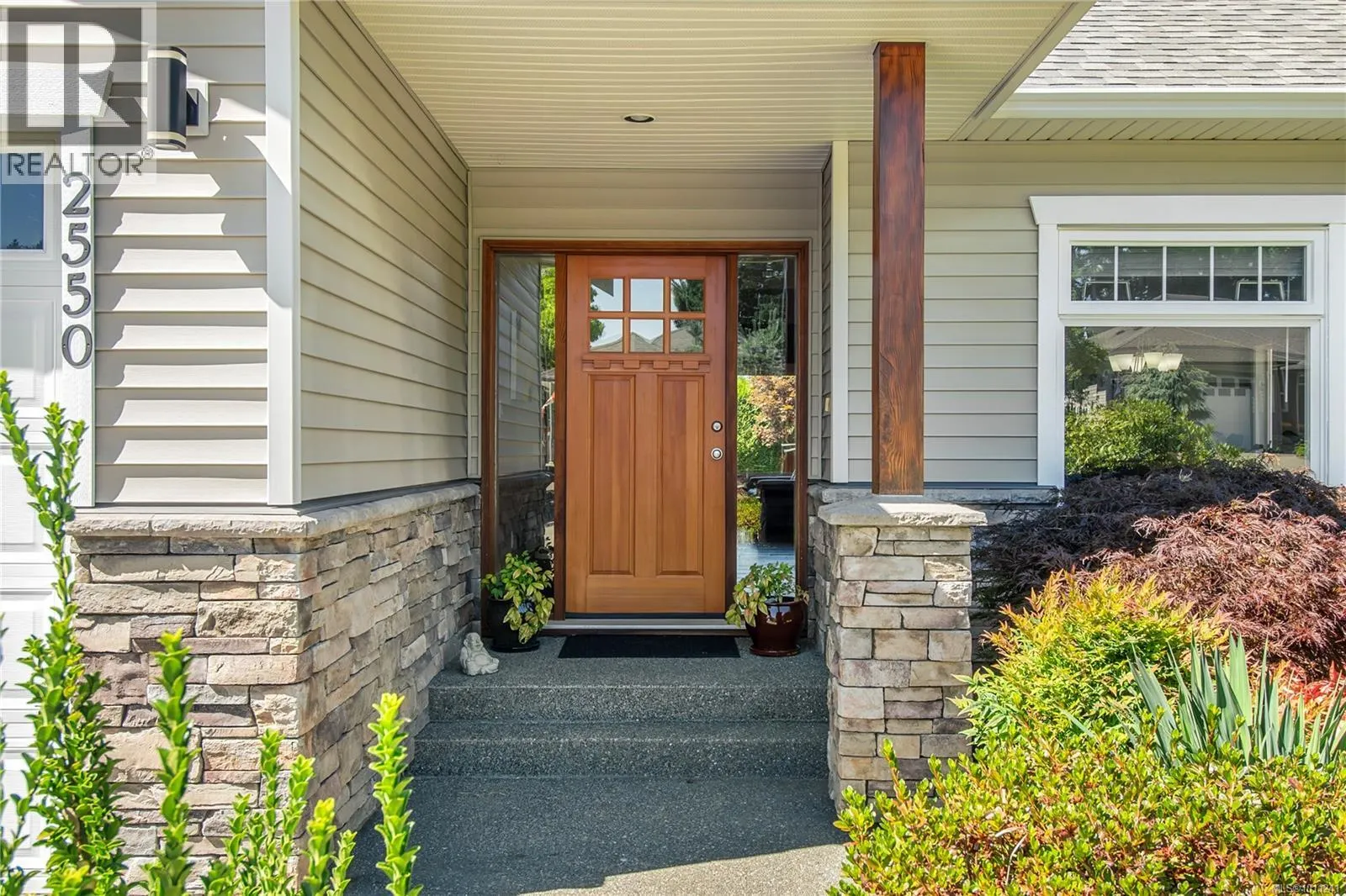 2550 Hebrides Cres