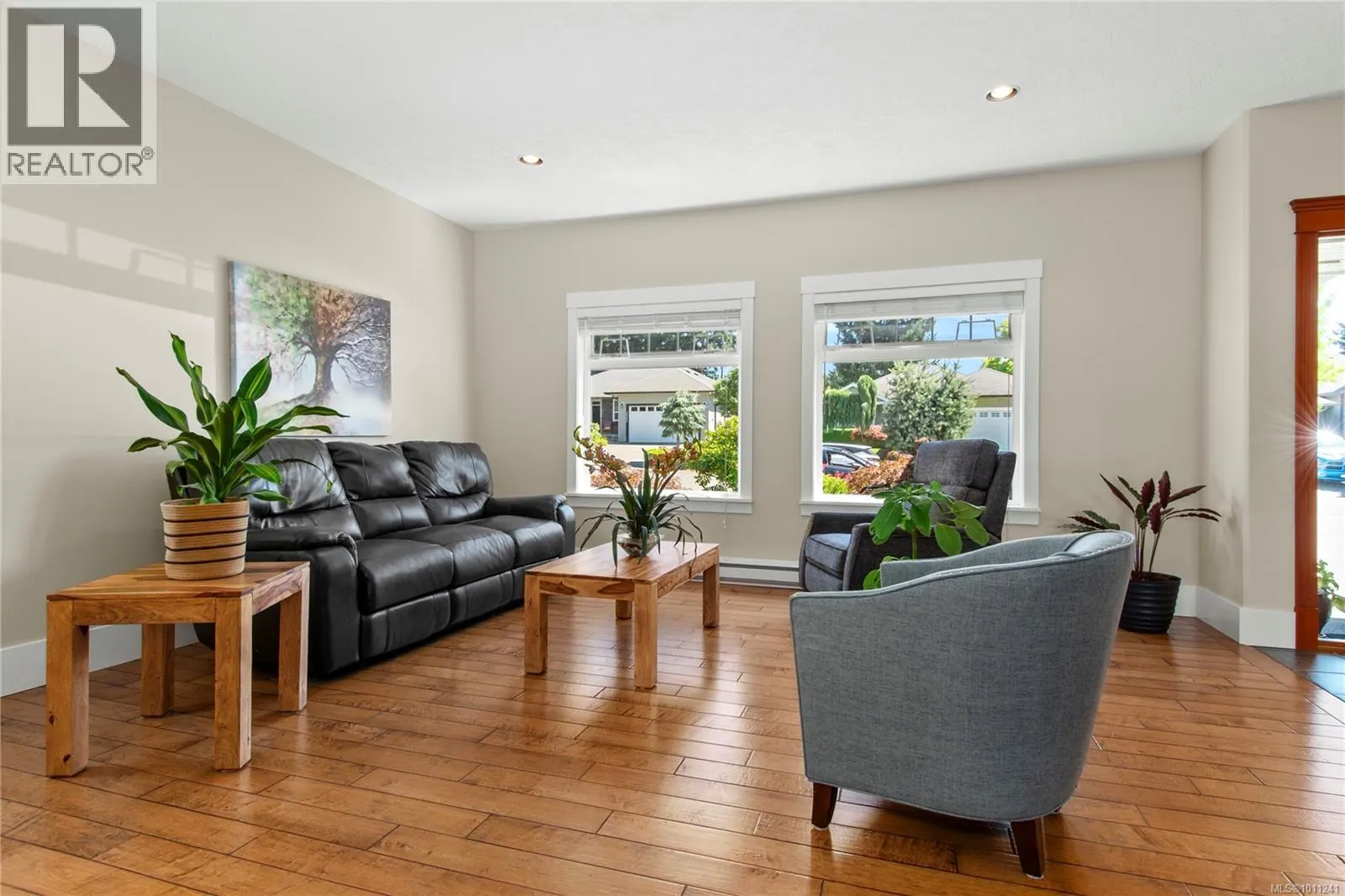 2550 Hebrides Cres
