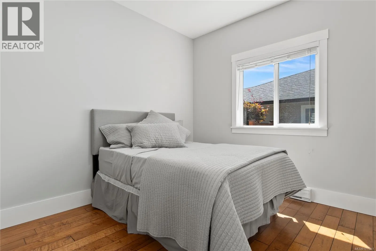 2550 Hebrides Cres