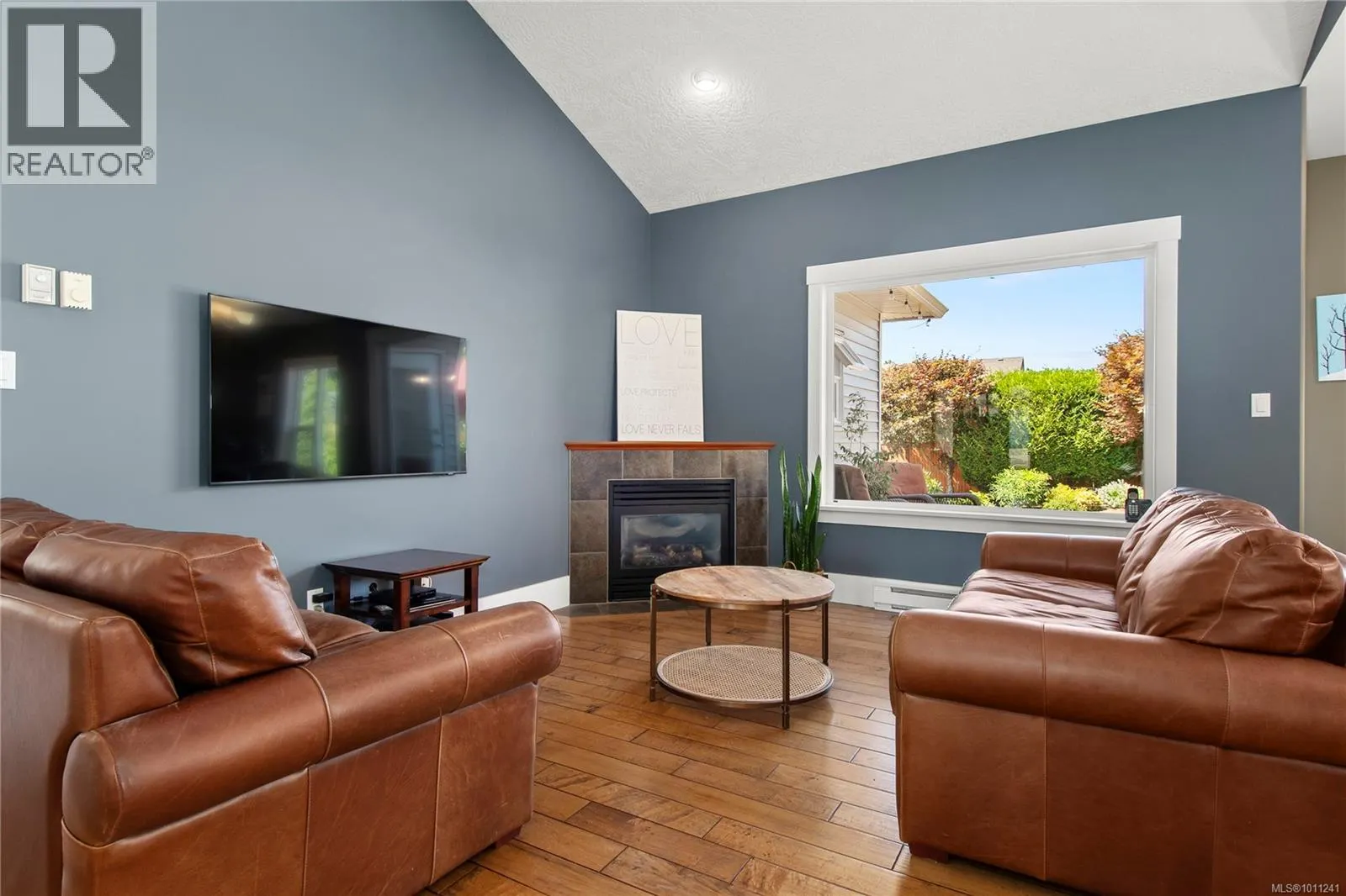 2550 Hebrides Cres