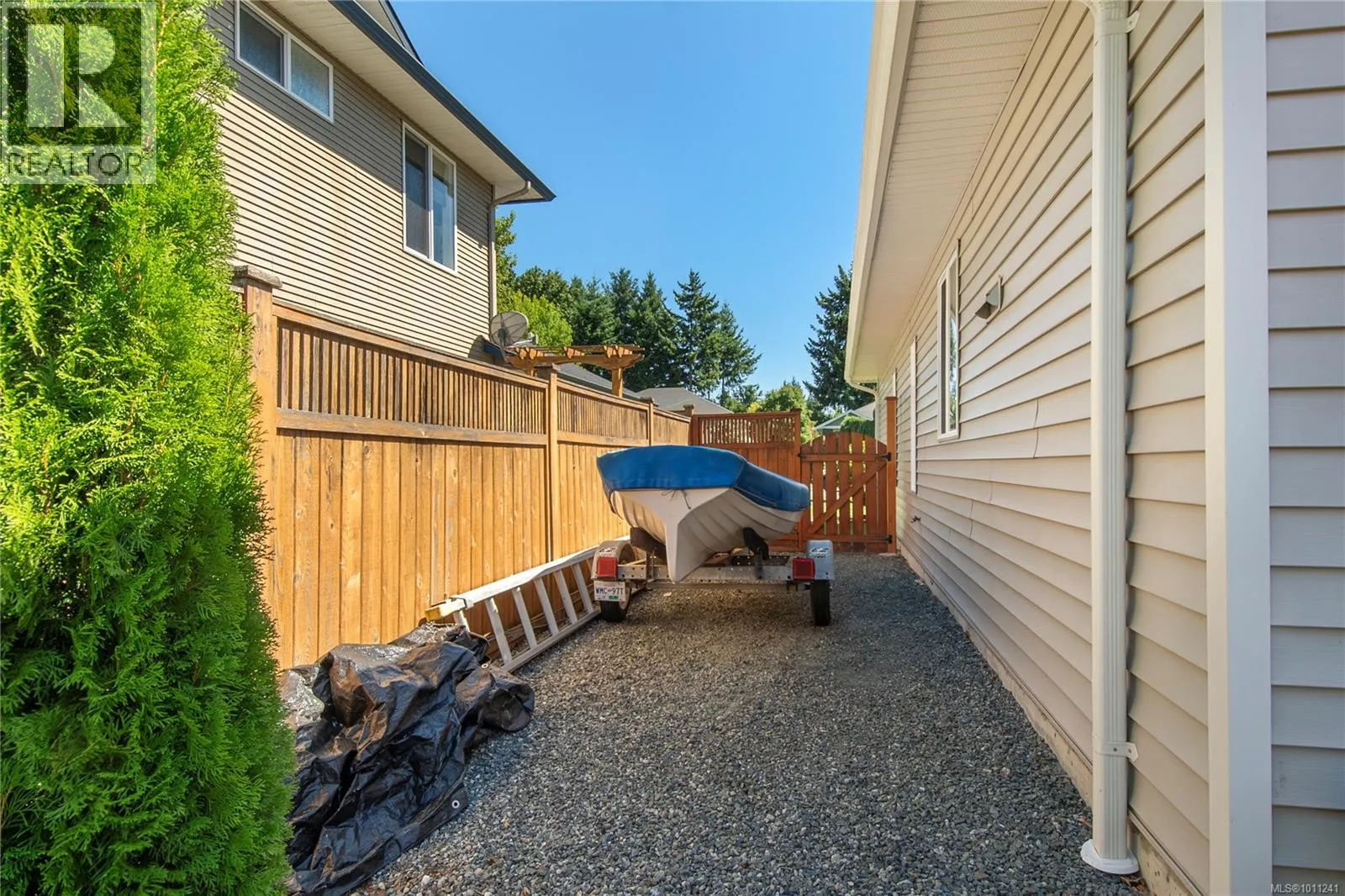 2550 Hebrides Cres