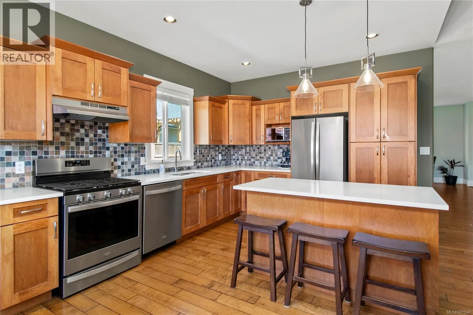 2550 Hebrides Cres
