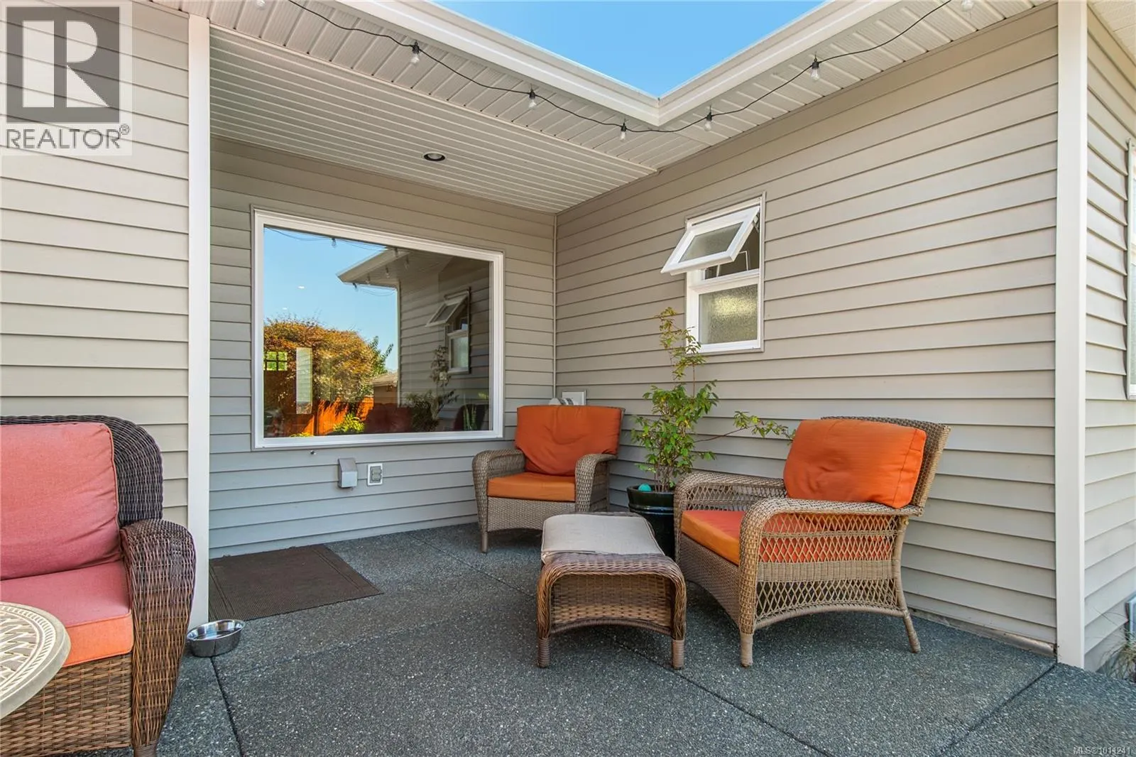 2550 Hebrides Cres