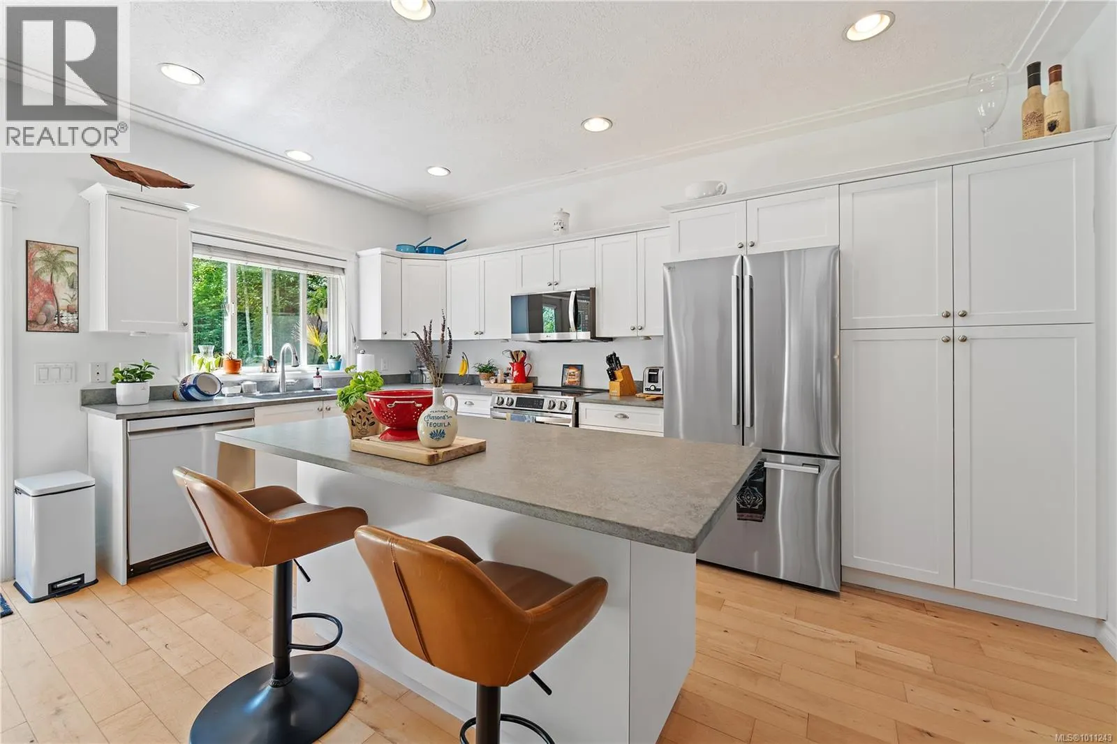 2877 Patricia Marie Pl