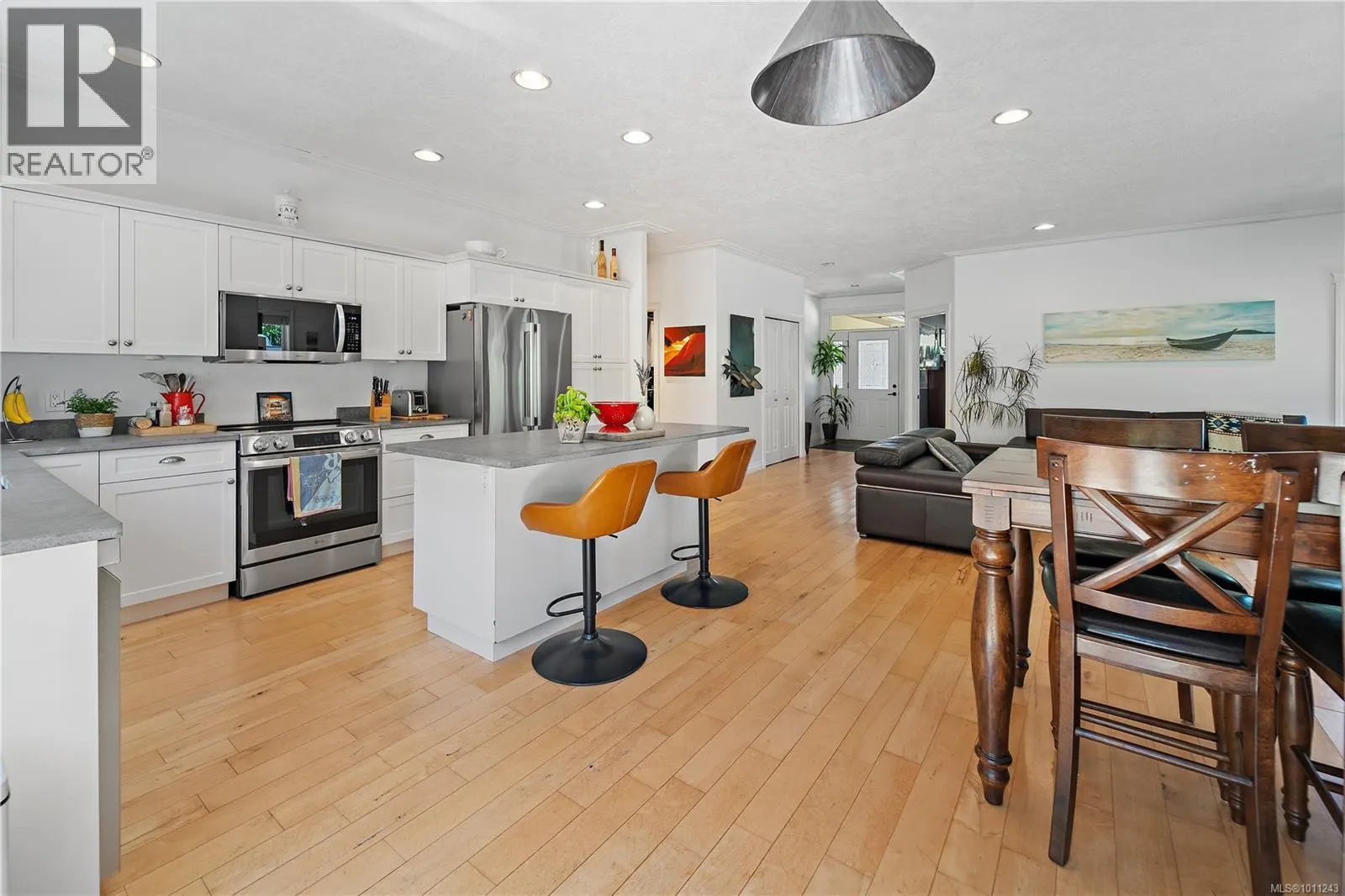 2877 Patricia Marie Pl