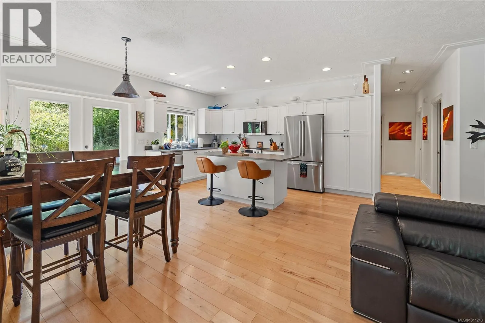 2877 Patricia Marie Pl