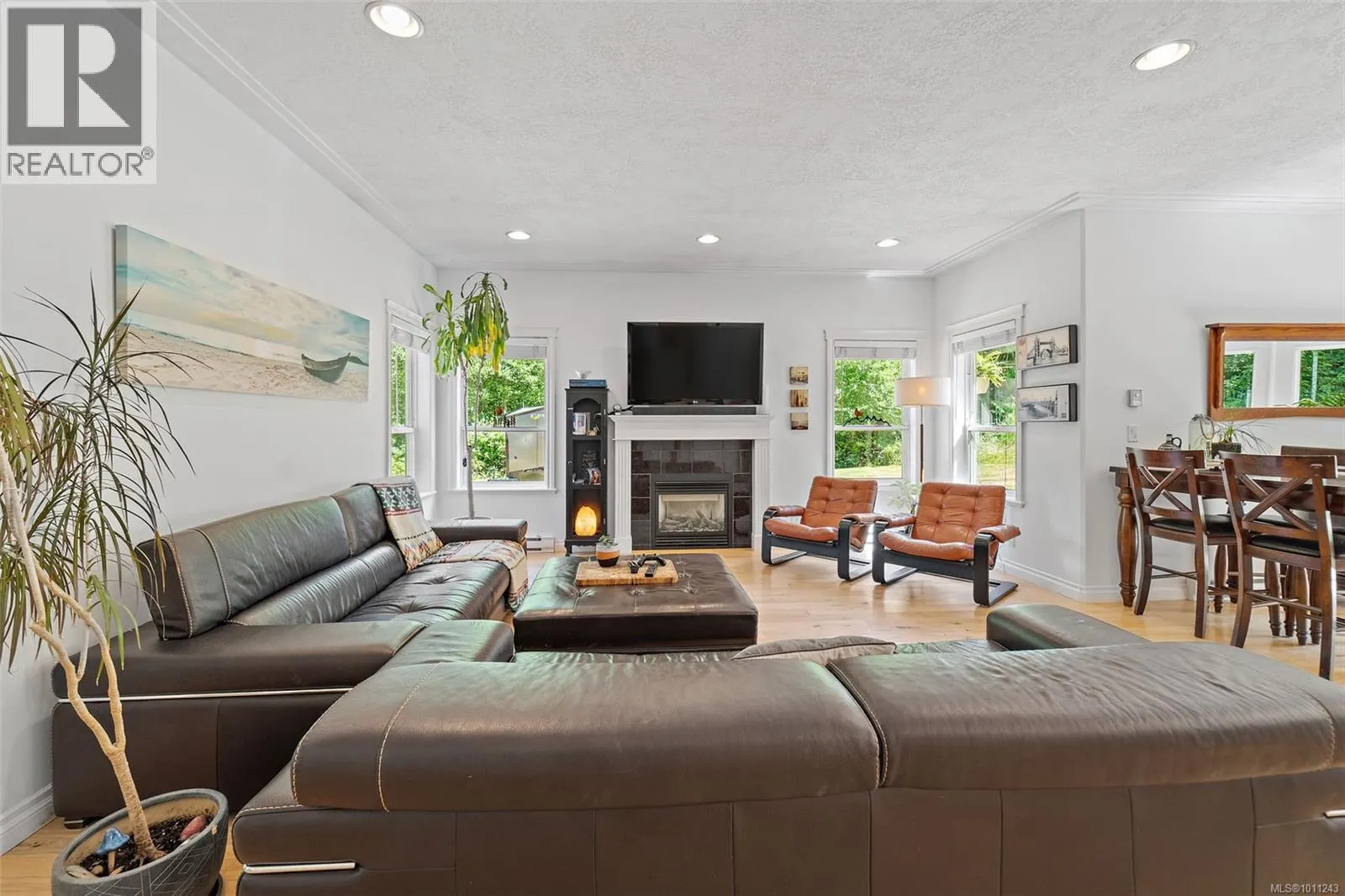 2877 Patricia Marie Pl