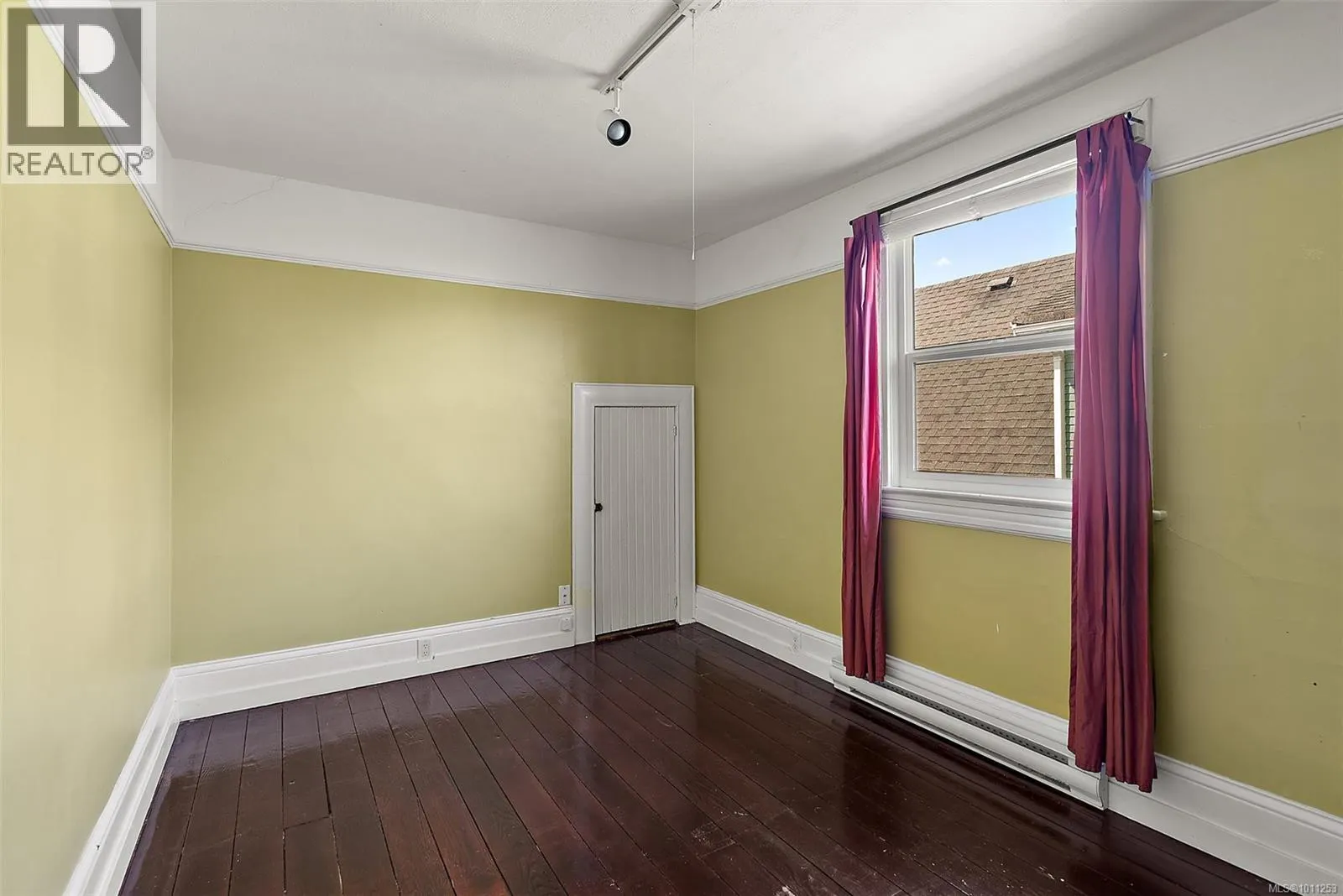 146 Simcoe St