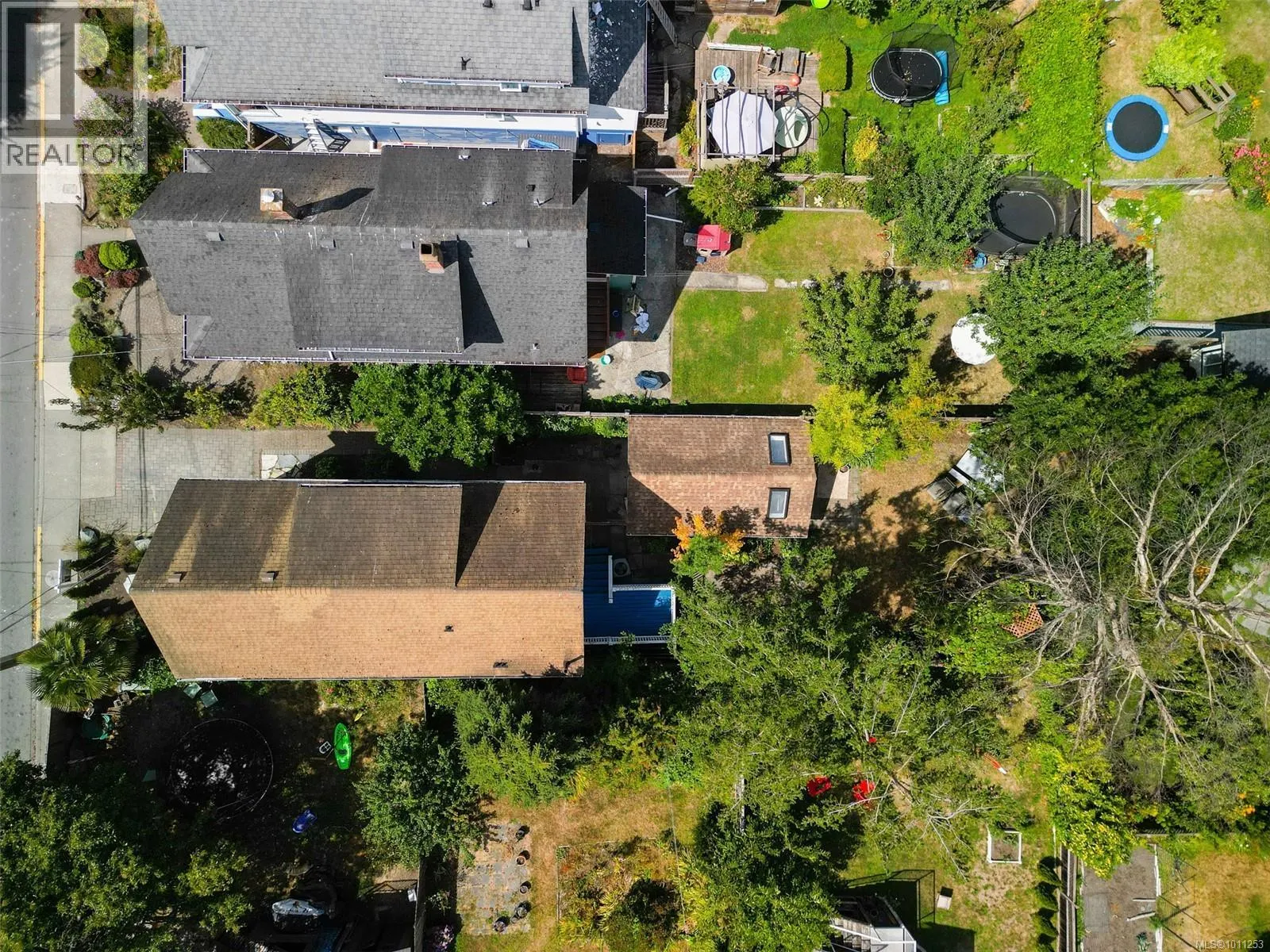 146 Simcoe St