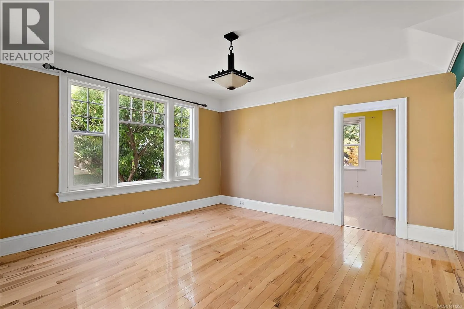146 Simcoe St