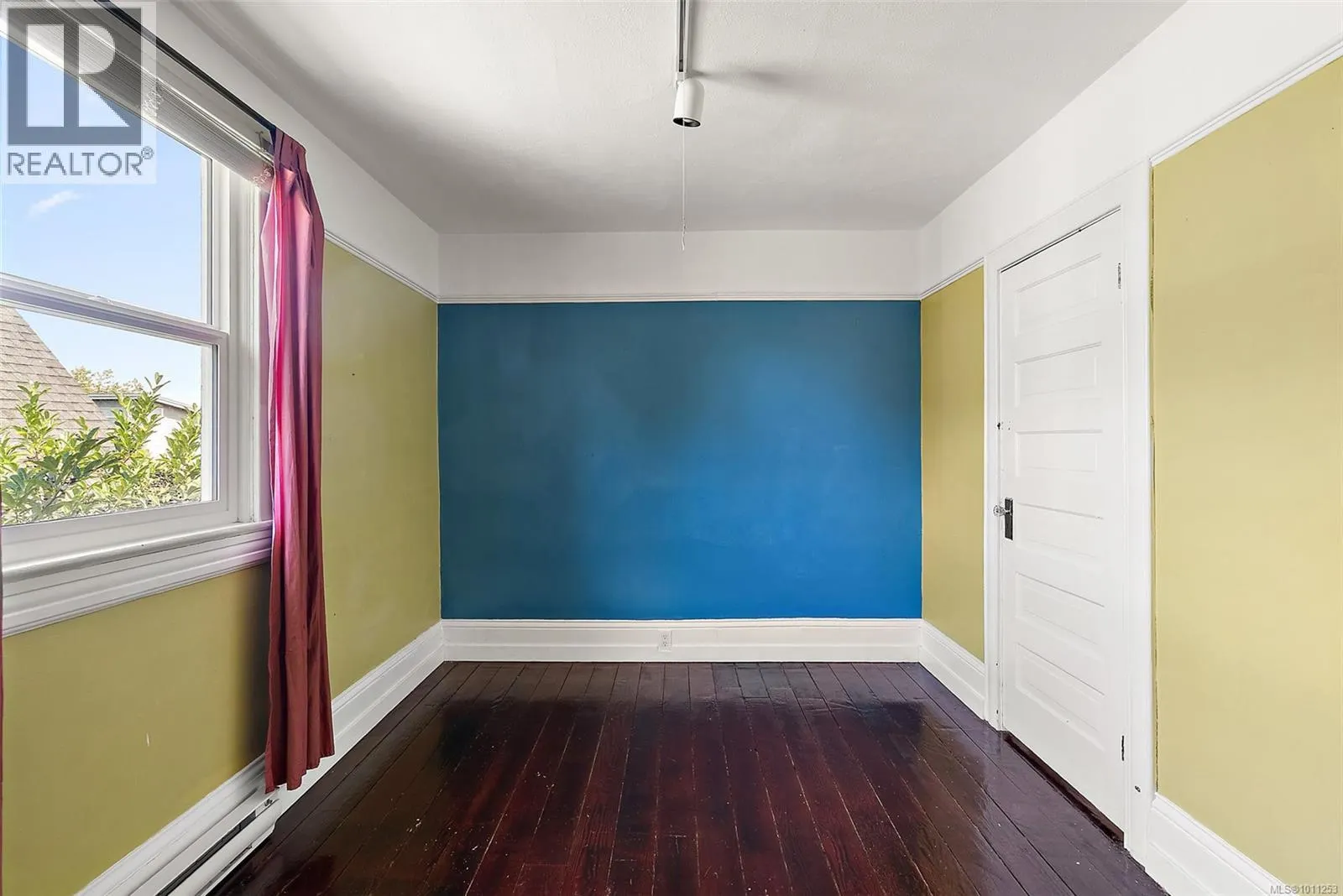 146 Simcoe St