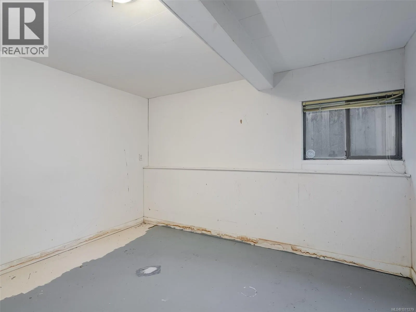 2707 Foul Bay Rd
