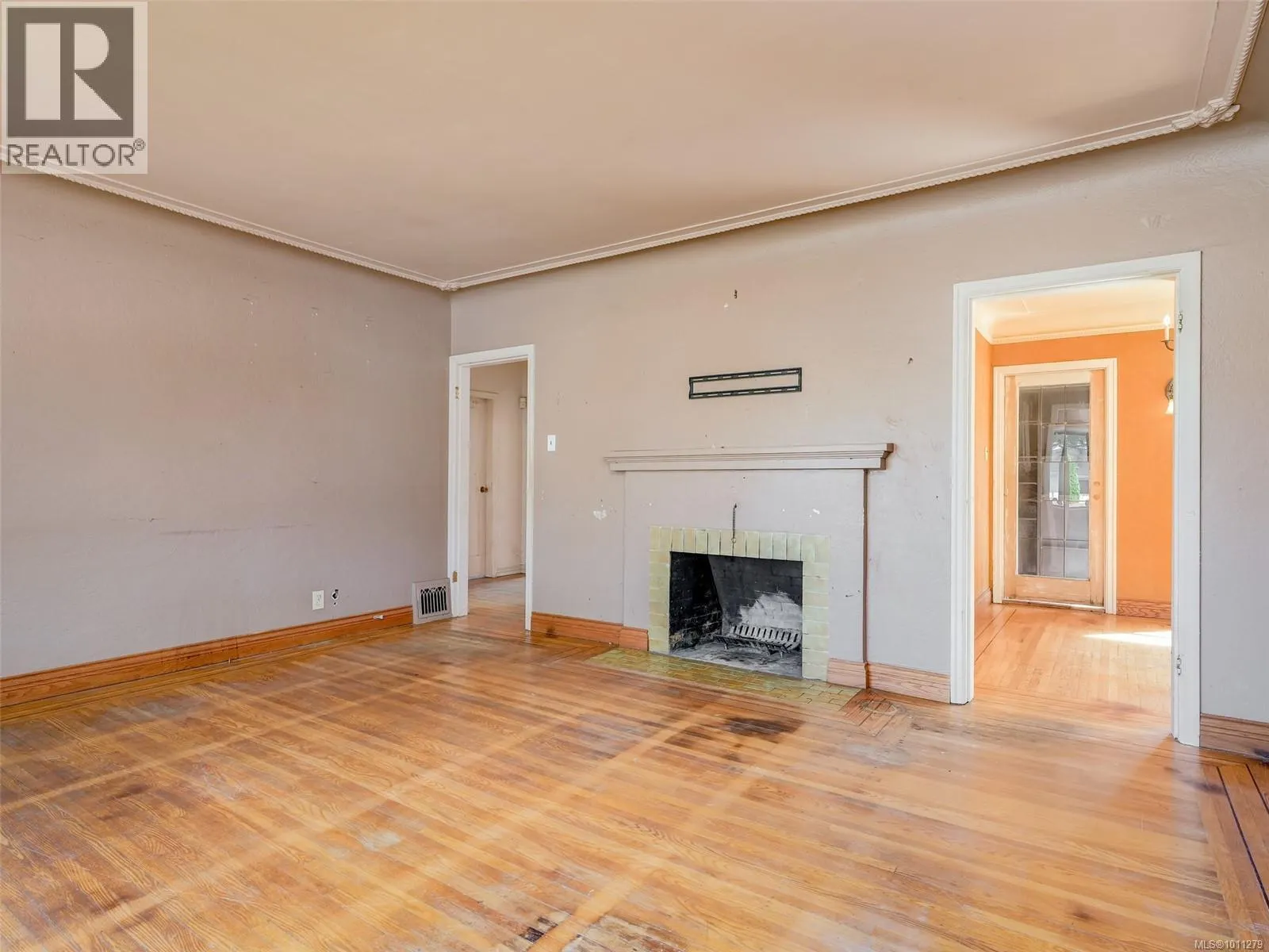 2707 Foul Bay Rd