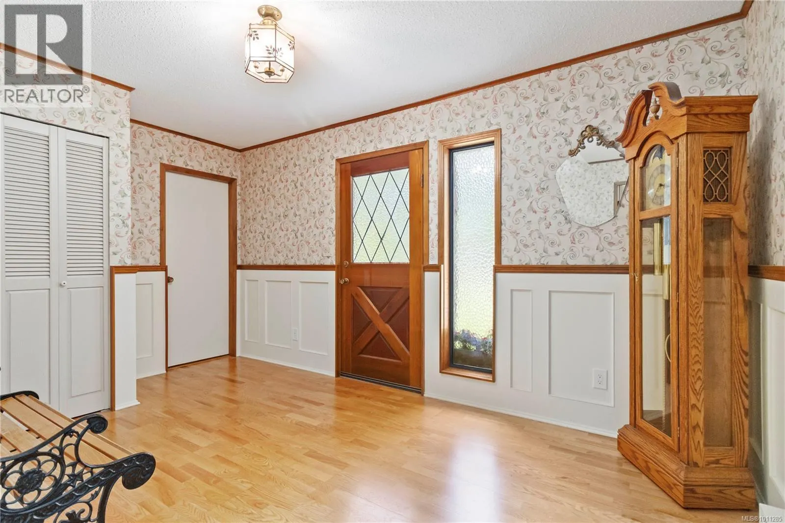 1881 Llewellyn Pl
