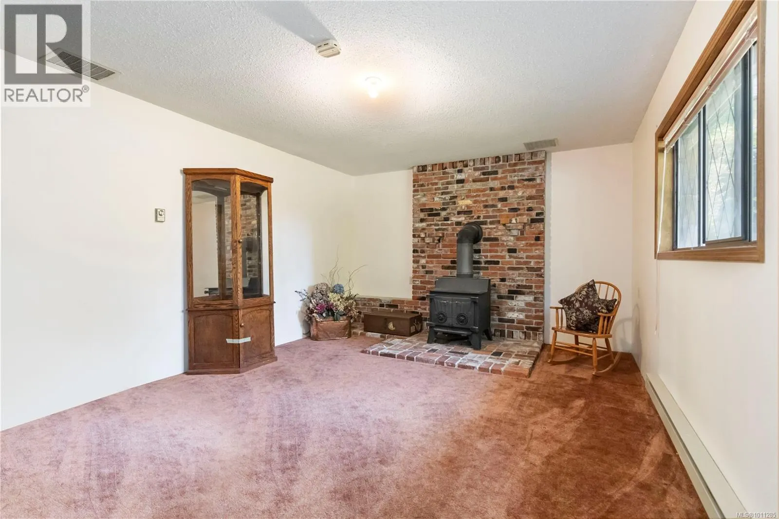 1881 Llewellyn Pl