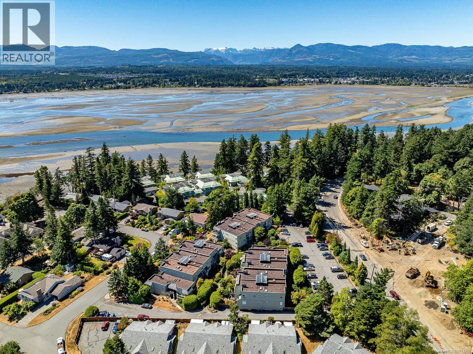 203 2250 Manor Pl