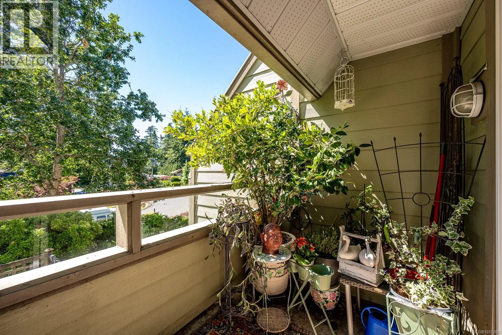 203 2250 Manor Pl