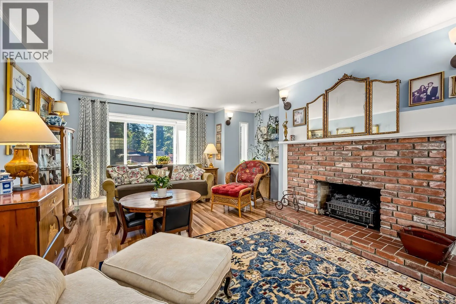 203 2250 Manor Pl