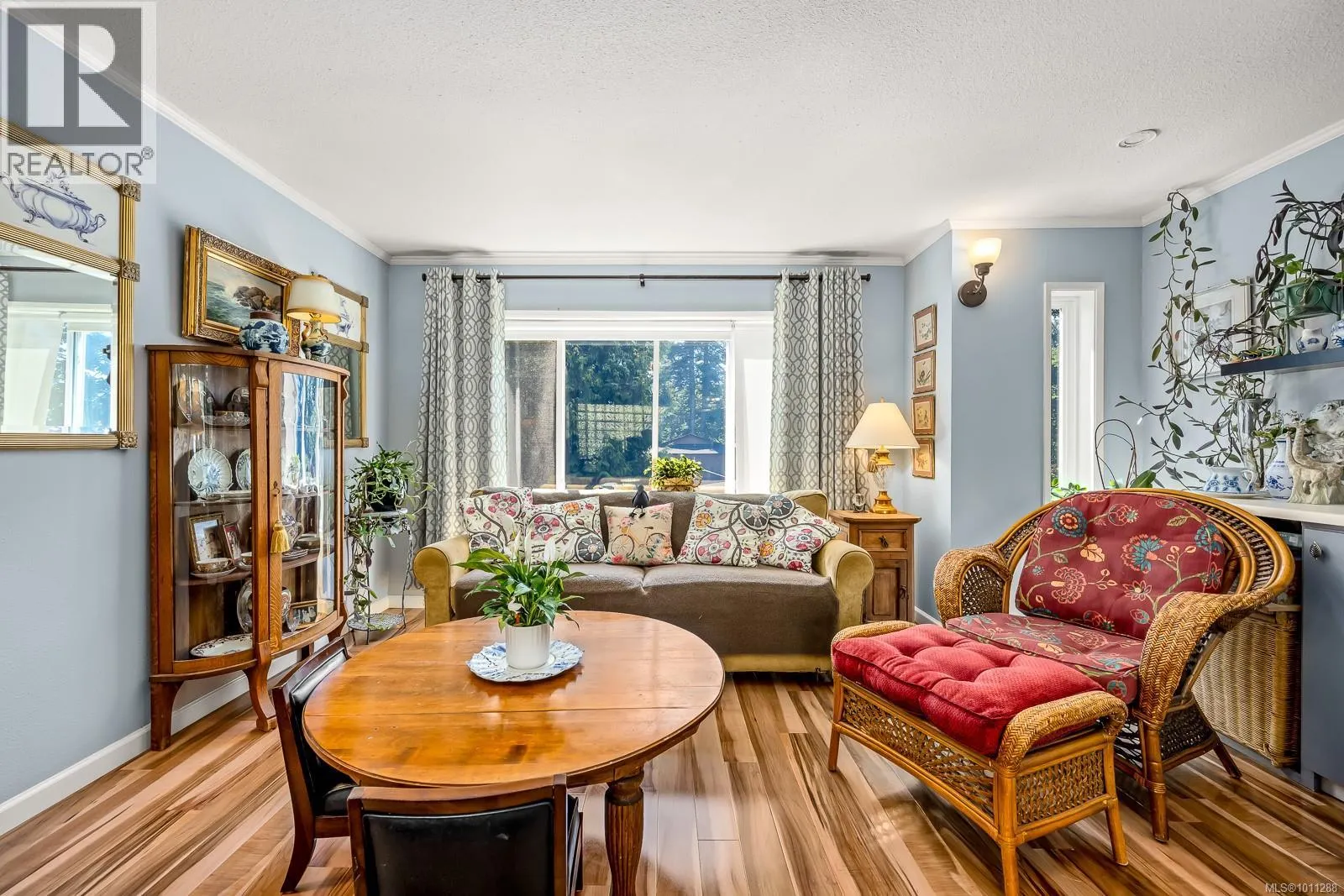 203 2250 Manor Pl