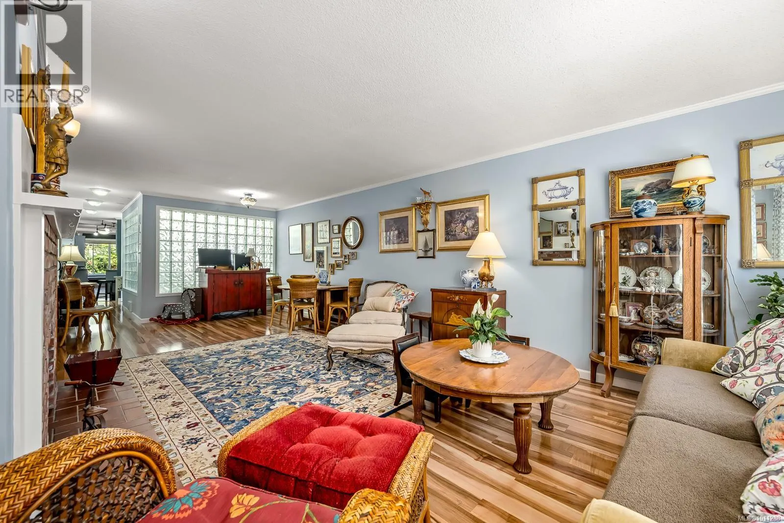 203 2250 Manor Pl