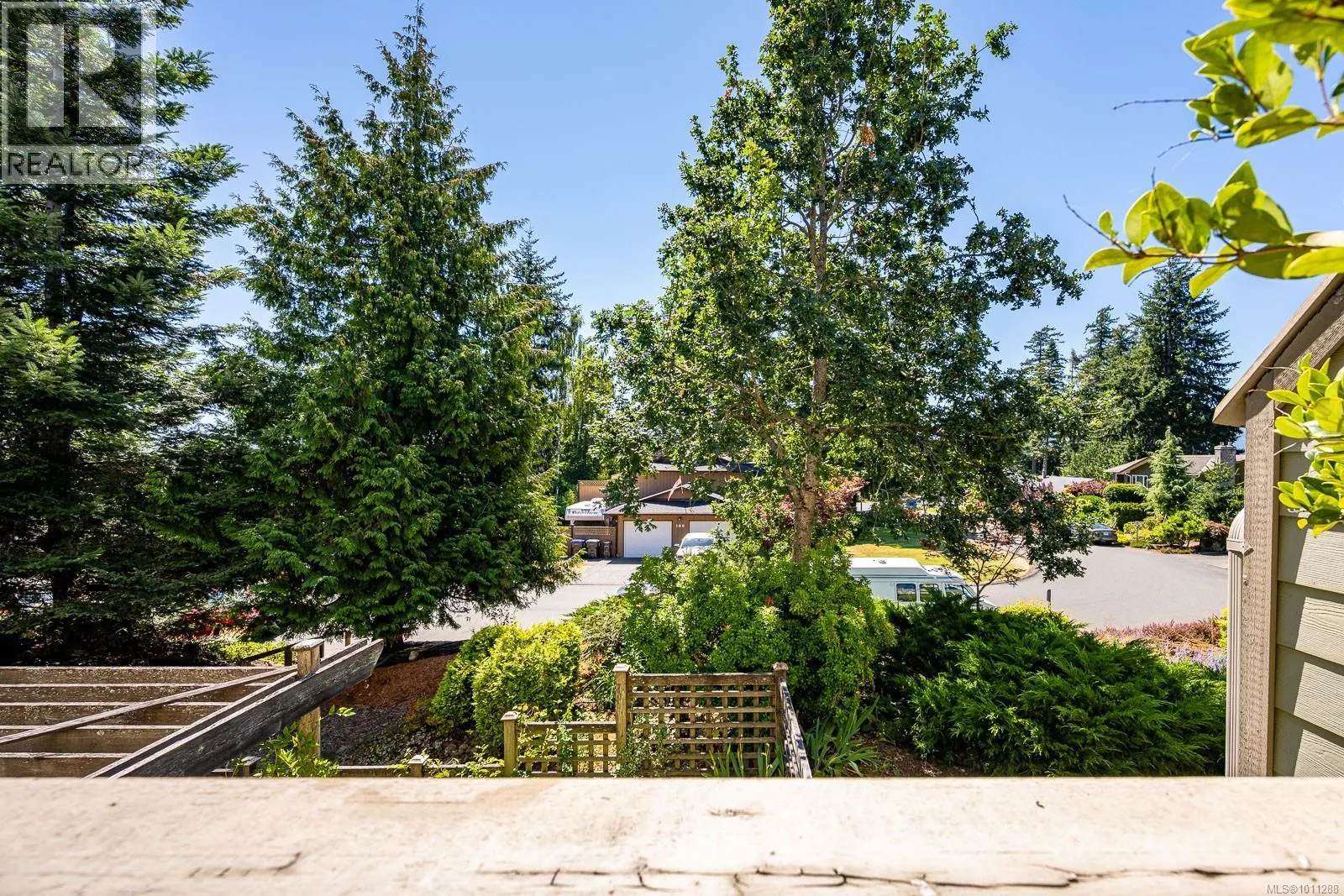 203 2250 Manor Pl