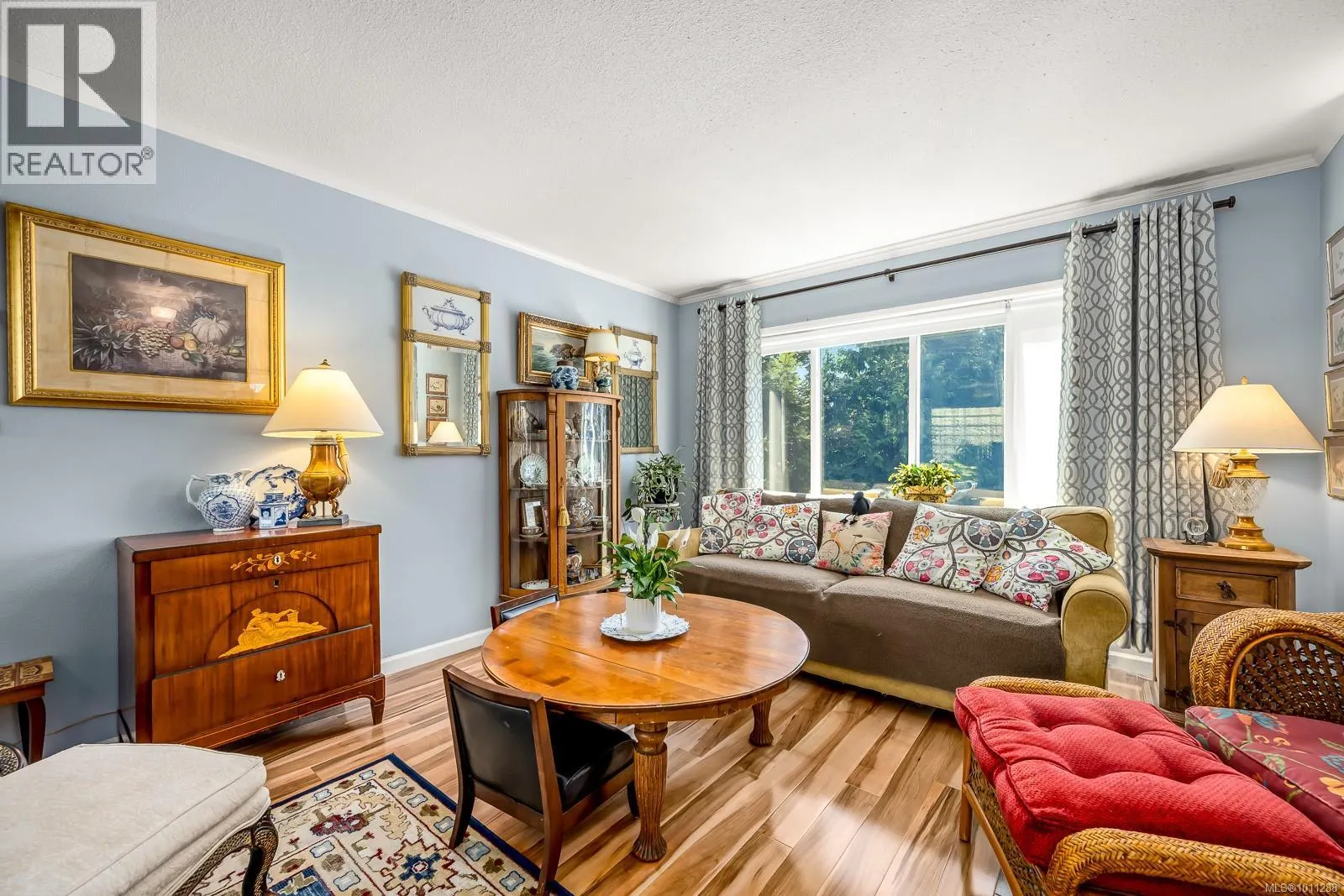 203 2250 Manor Pl