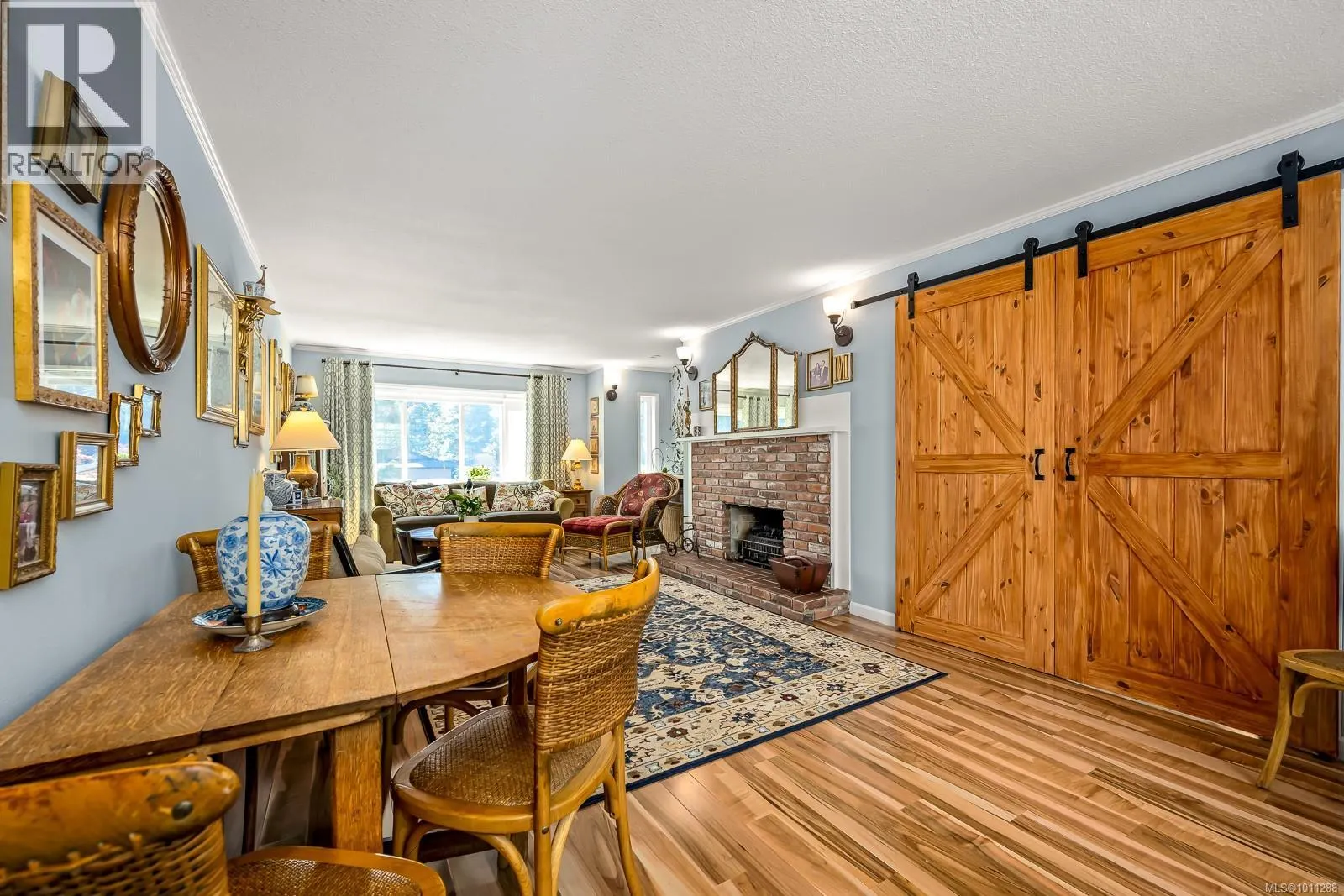 203 2250 Manor Pl
