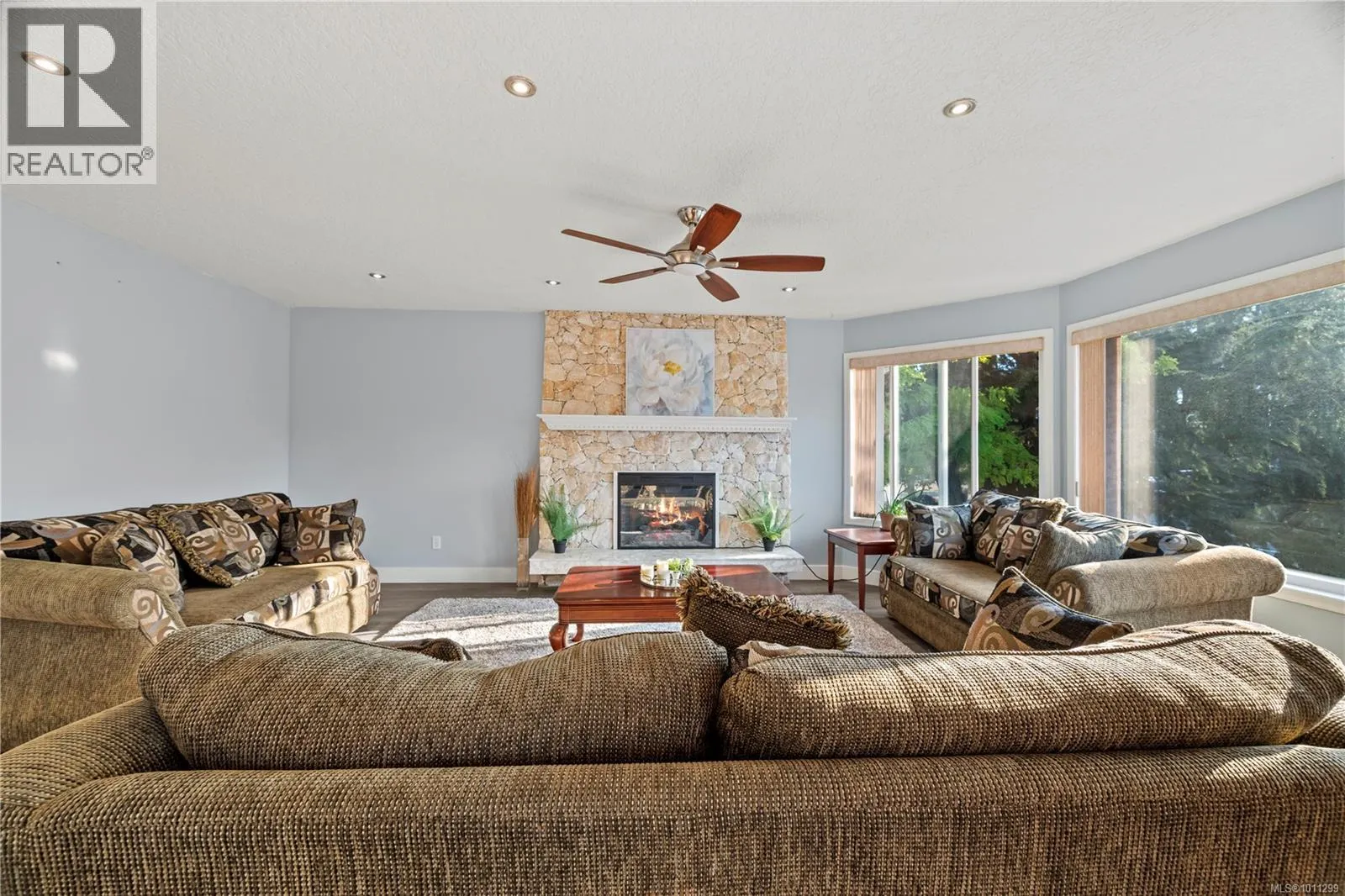 4375 Viewmont Ave