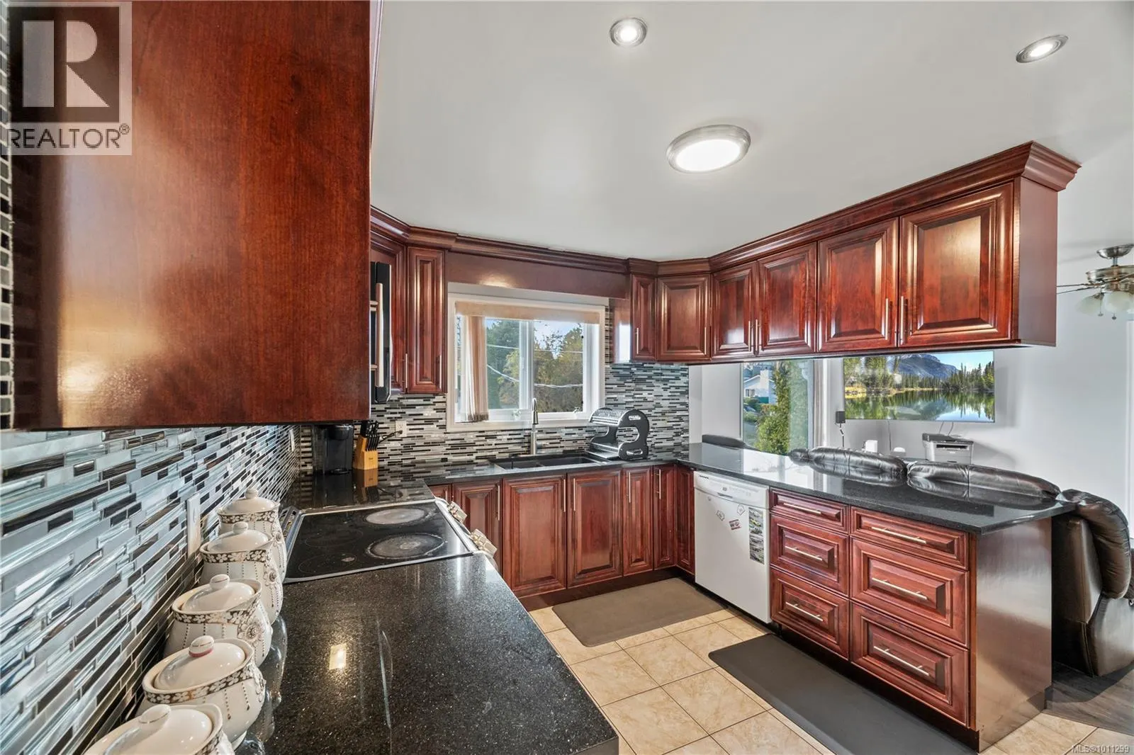 4375 Viewmont Ave