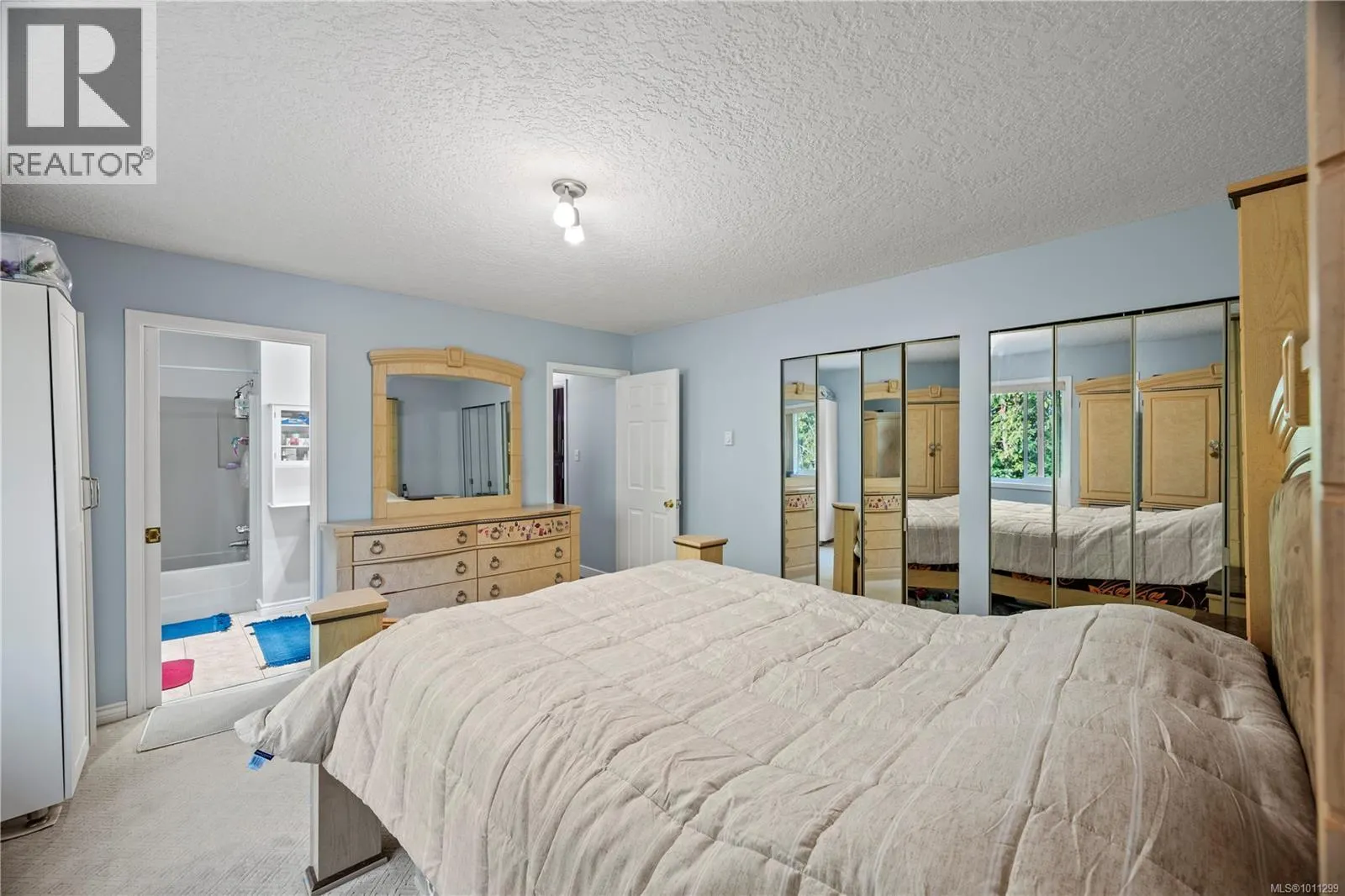 4375 Viewmont Ave