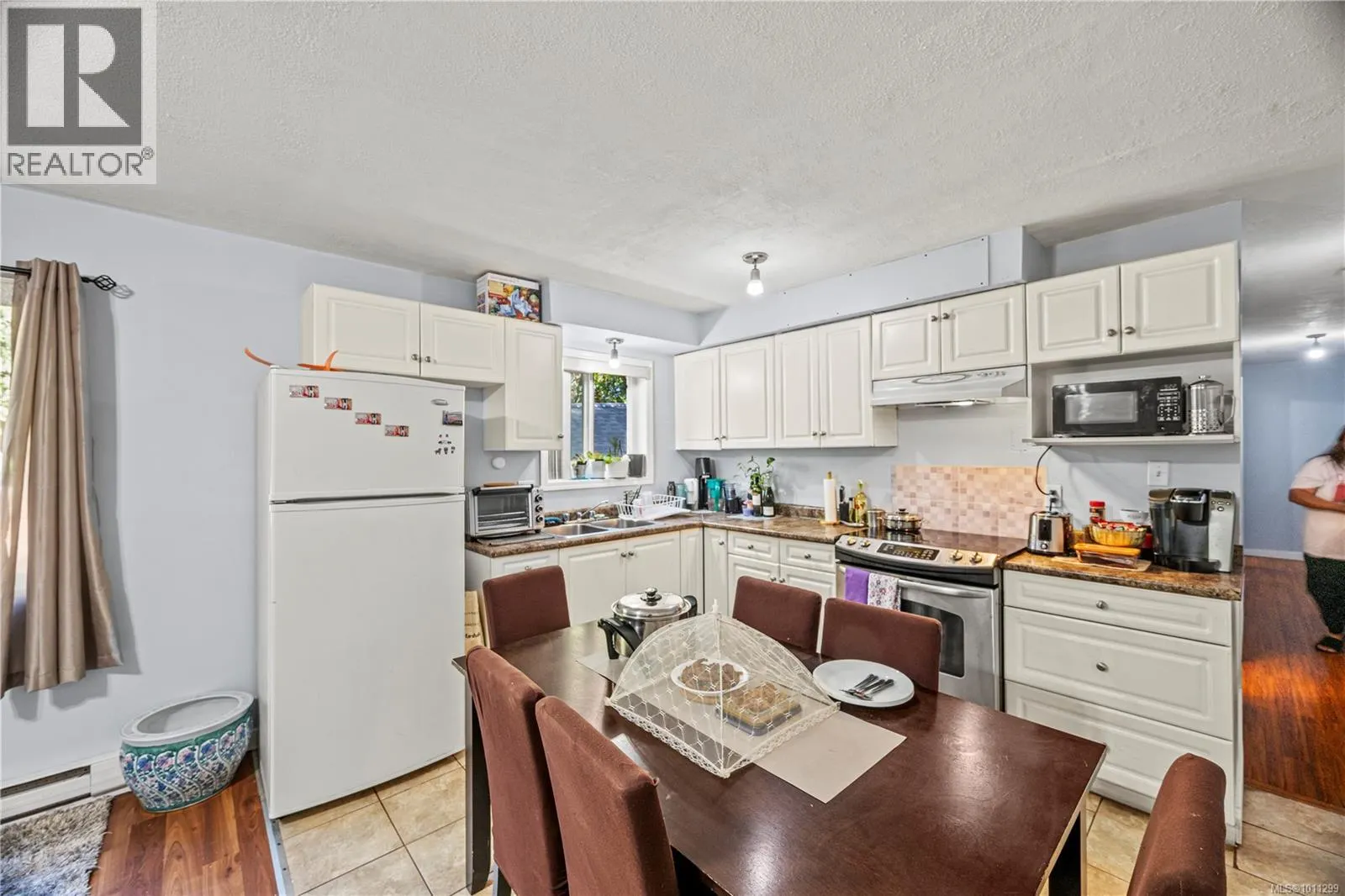 4375 Viewmont Ave
