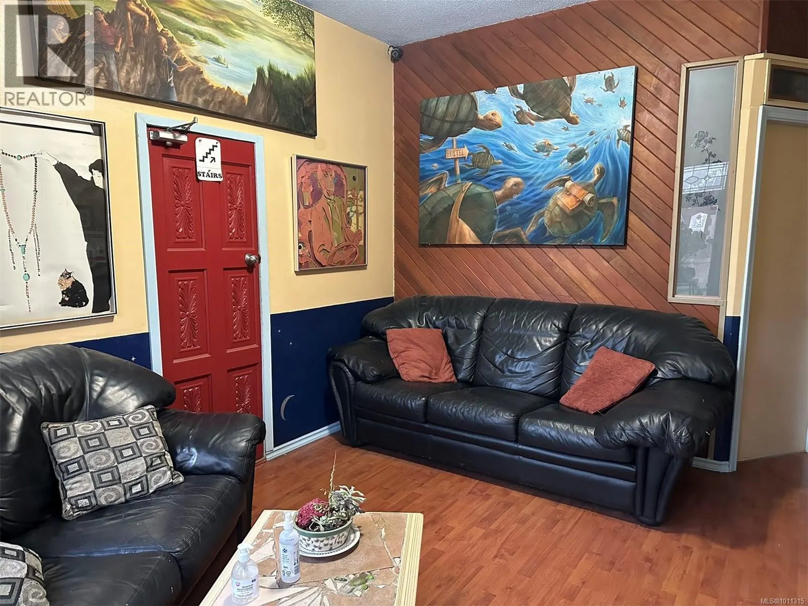 1608 Quadra St