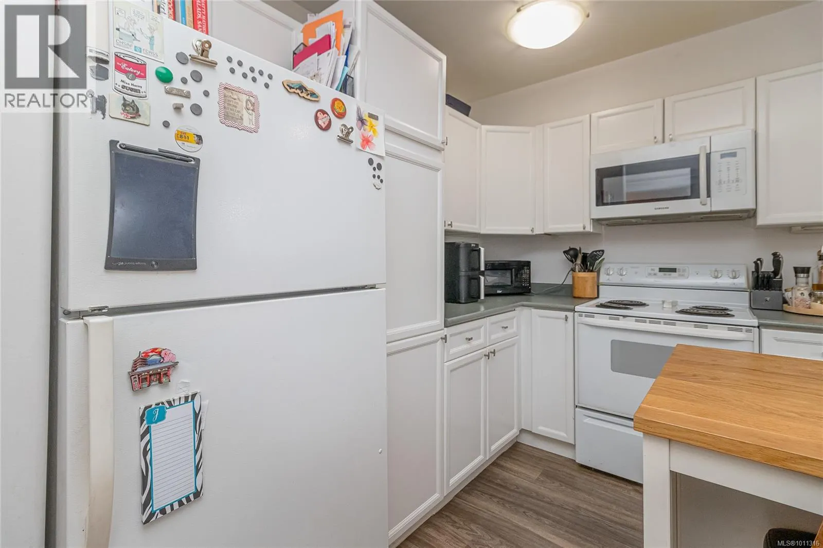 13 1043 Caledonia Ave