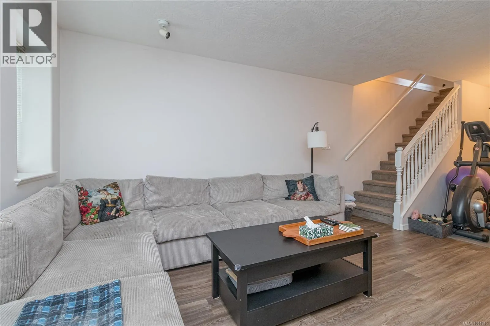13 1043 Caledonia Ave