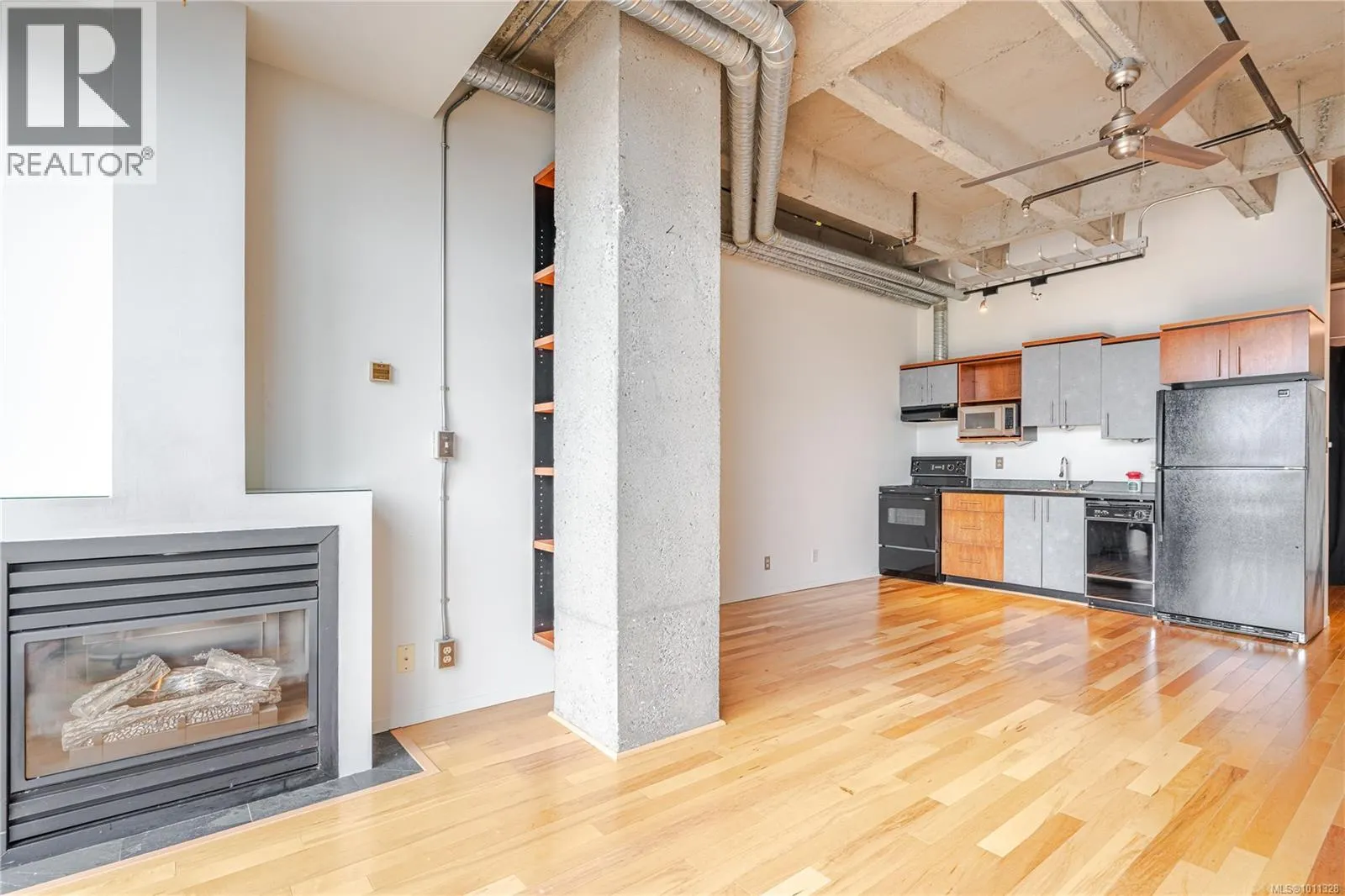 512 1061 Fort St