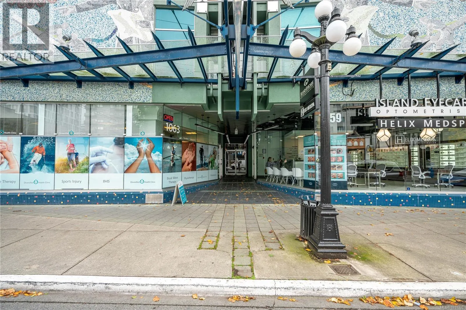 512 1061 Fort St