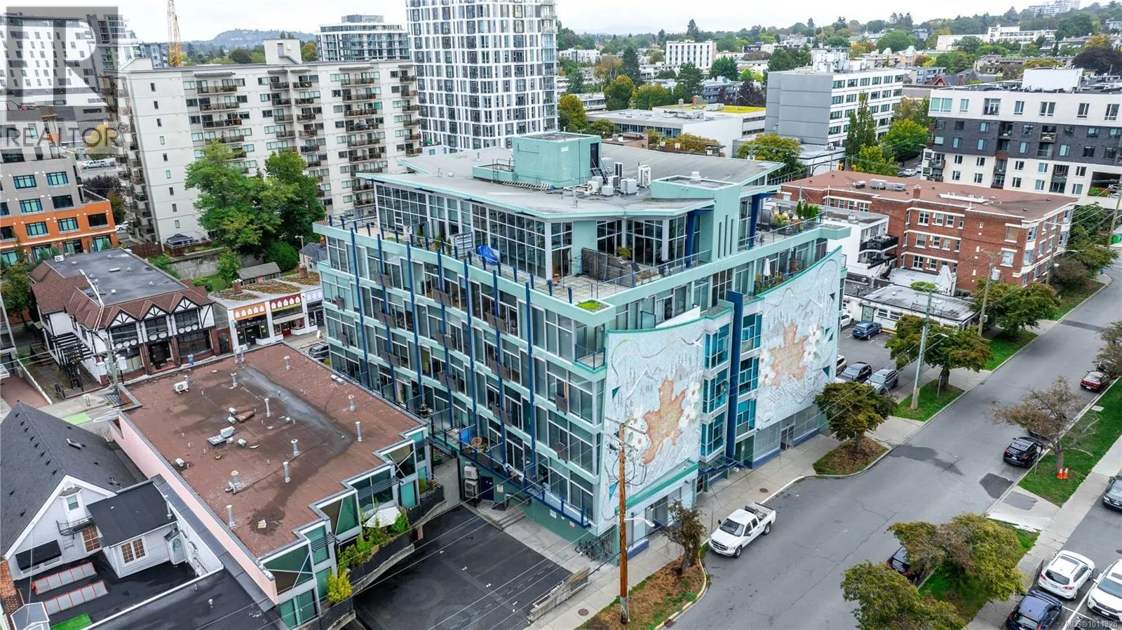 512 1061 Fort St
