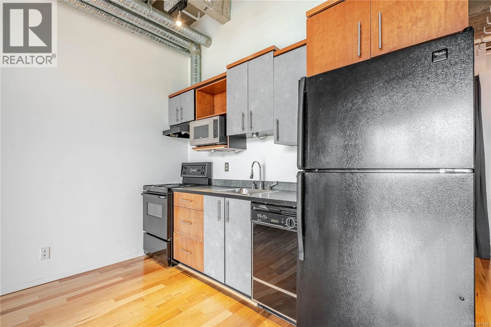 512 1061 Fort St