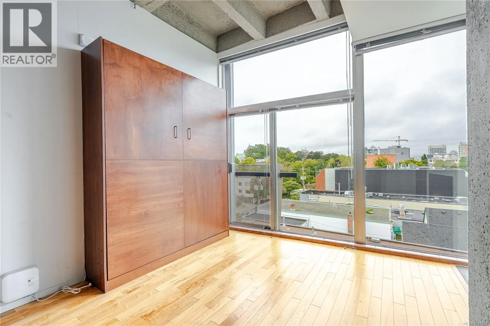 512 1061 Fort St
