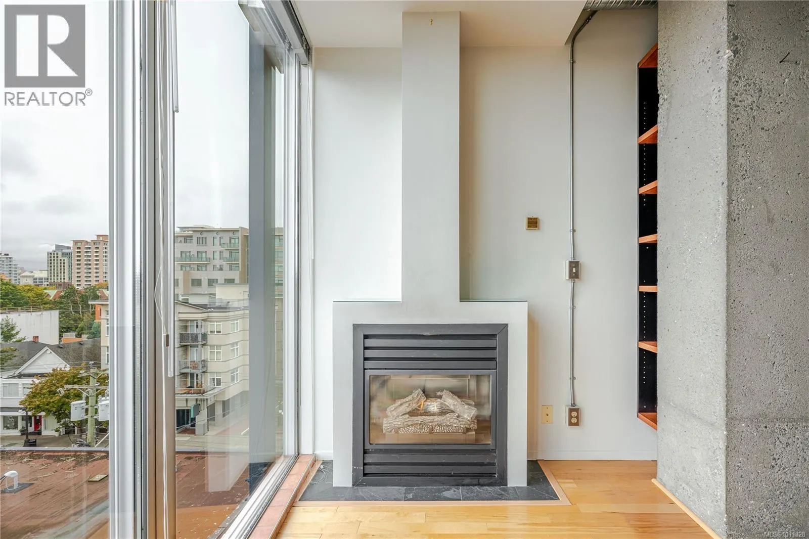 512 1061 Fort St
