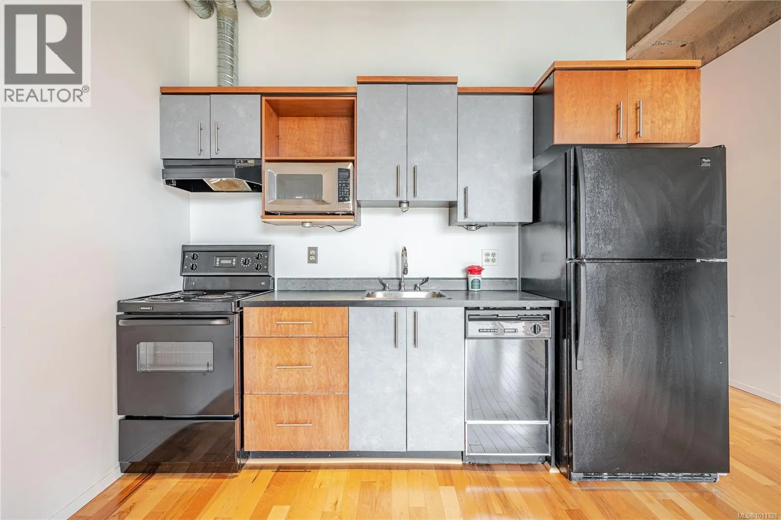 512 1061 Fort St