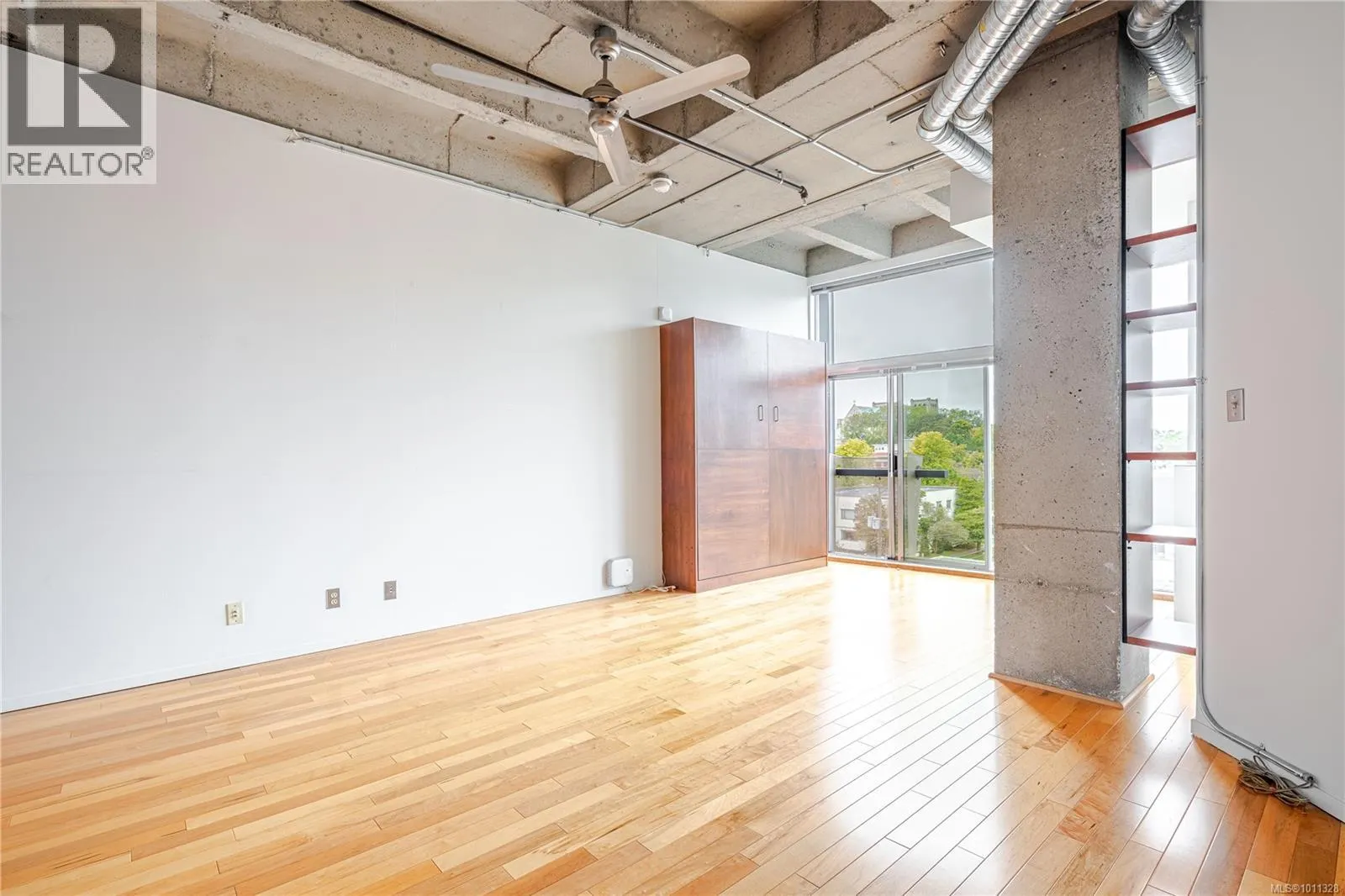 512 1061 Fort St