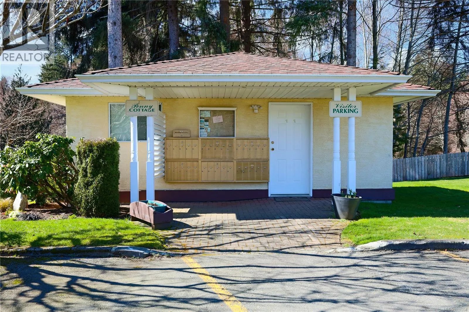 27 605 Rockland Rd